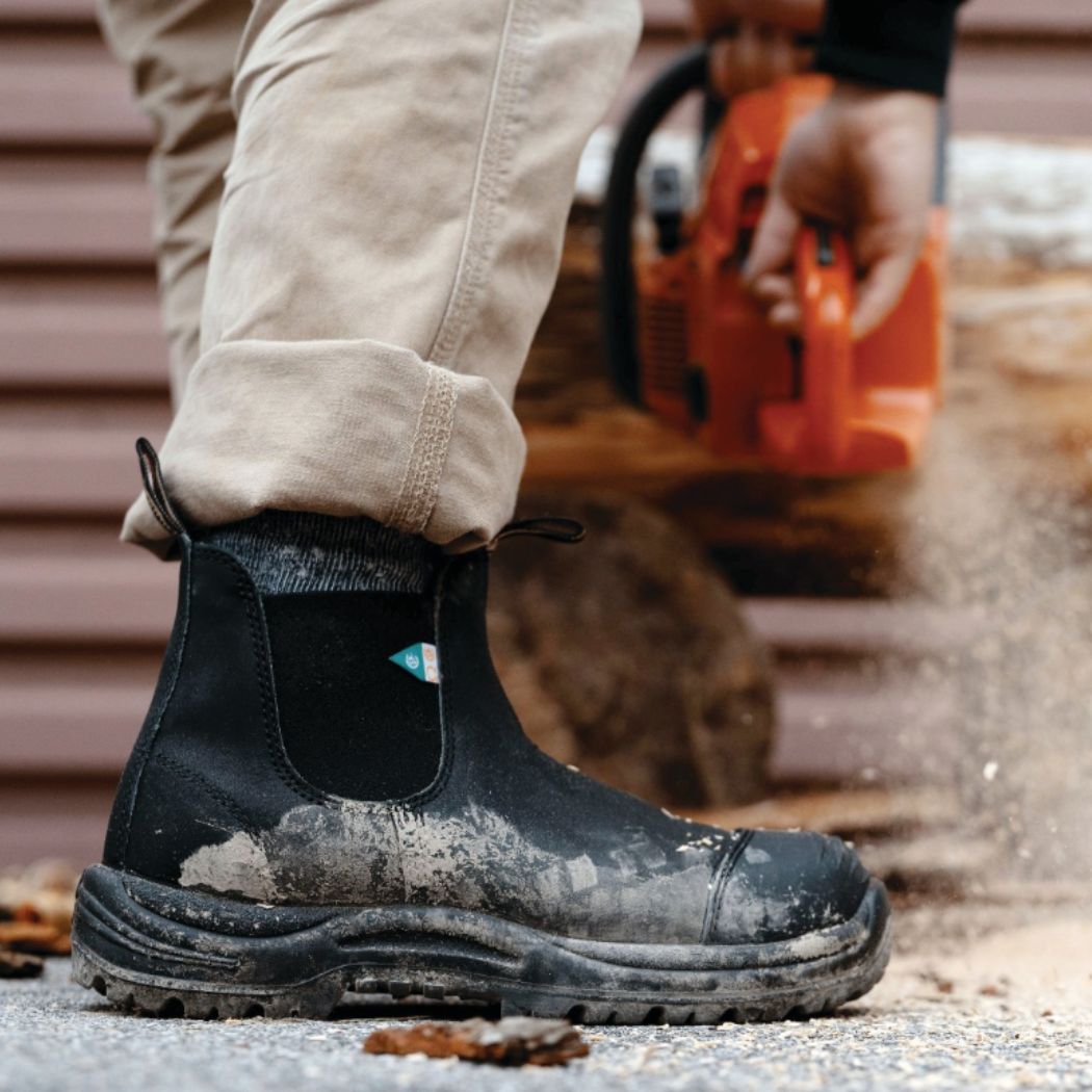 Blundstone 168 Unisex Steel Toe Slip-On Work Boots - Black Safety Shoes with Rubber Toe Cap for Construction, Warehouse & Outdoor Work