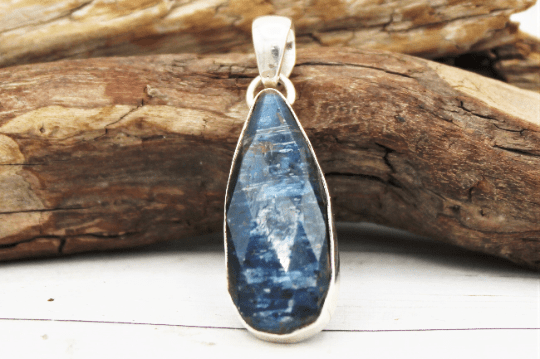 Natural Blue Kyanite Pendant Necklace for Women - Healing Crystal Jewelry for Chakra Balancing & Spiritual Protection | Perfect for Meditation, Yoga & Energy Work