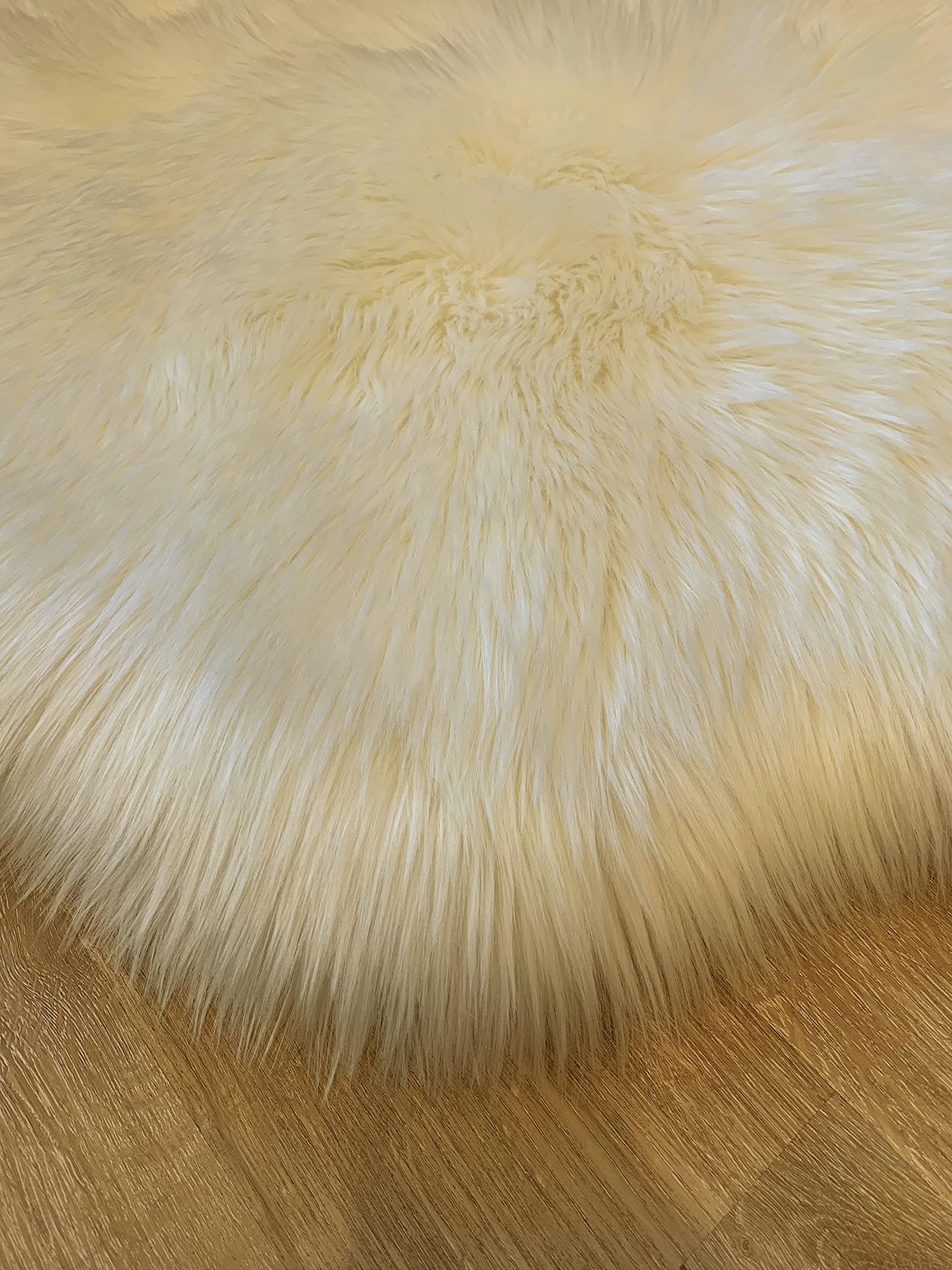 LAMBZY Faux Sheepskin Rug 3'6
