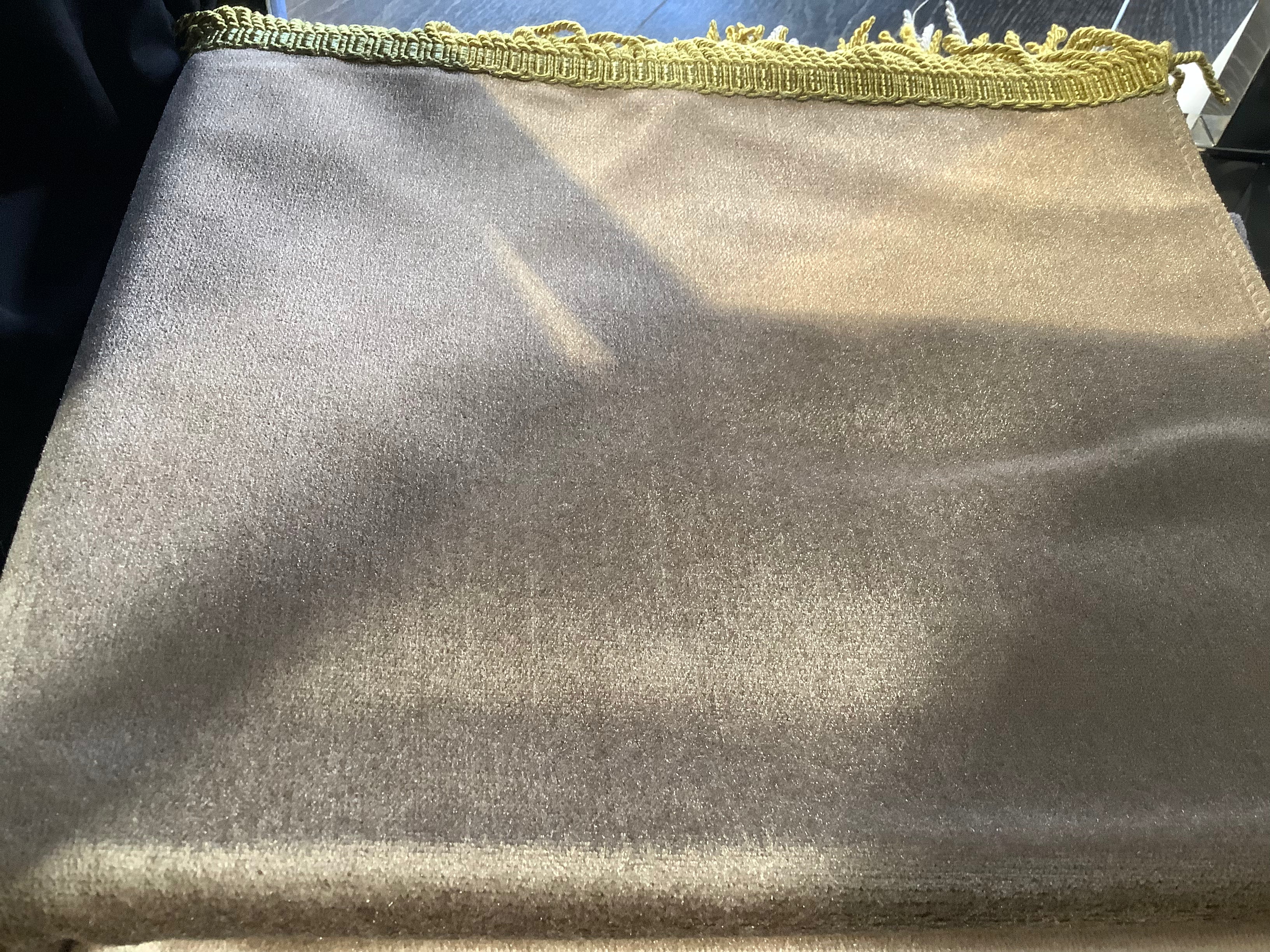 Luxury Velvet Prayer Mat - Soft, Non-Slip Islamic Prayer Rug for Home & Mosque - Perfect for Daily Salah, Jummah & Ramadan Worship