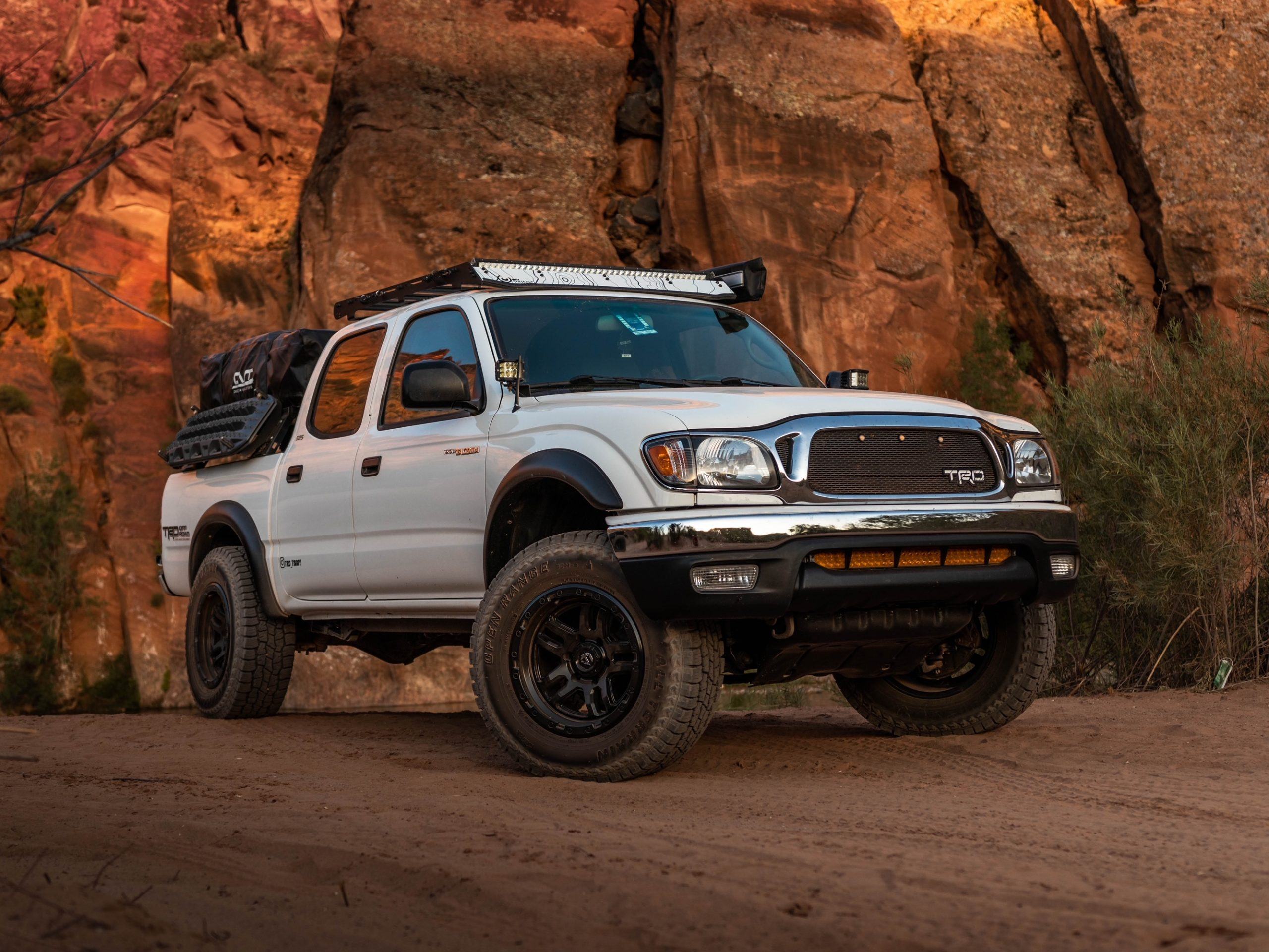 Prinsu Design Studio Roof Rack for 1995-2004 Toyota Tacoma Double Cab | Heavy Duty Aluminum Rack for Off-Roading, Camping & Outdoor Adventures