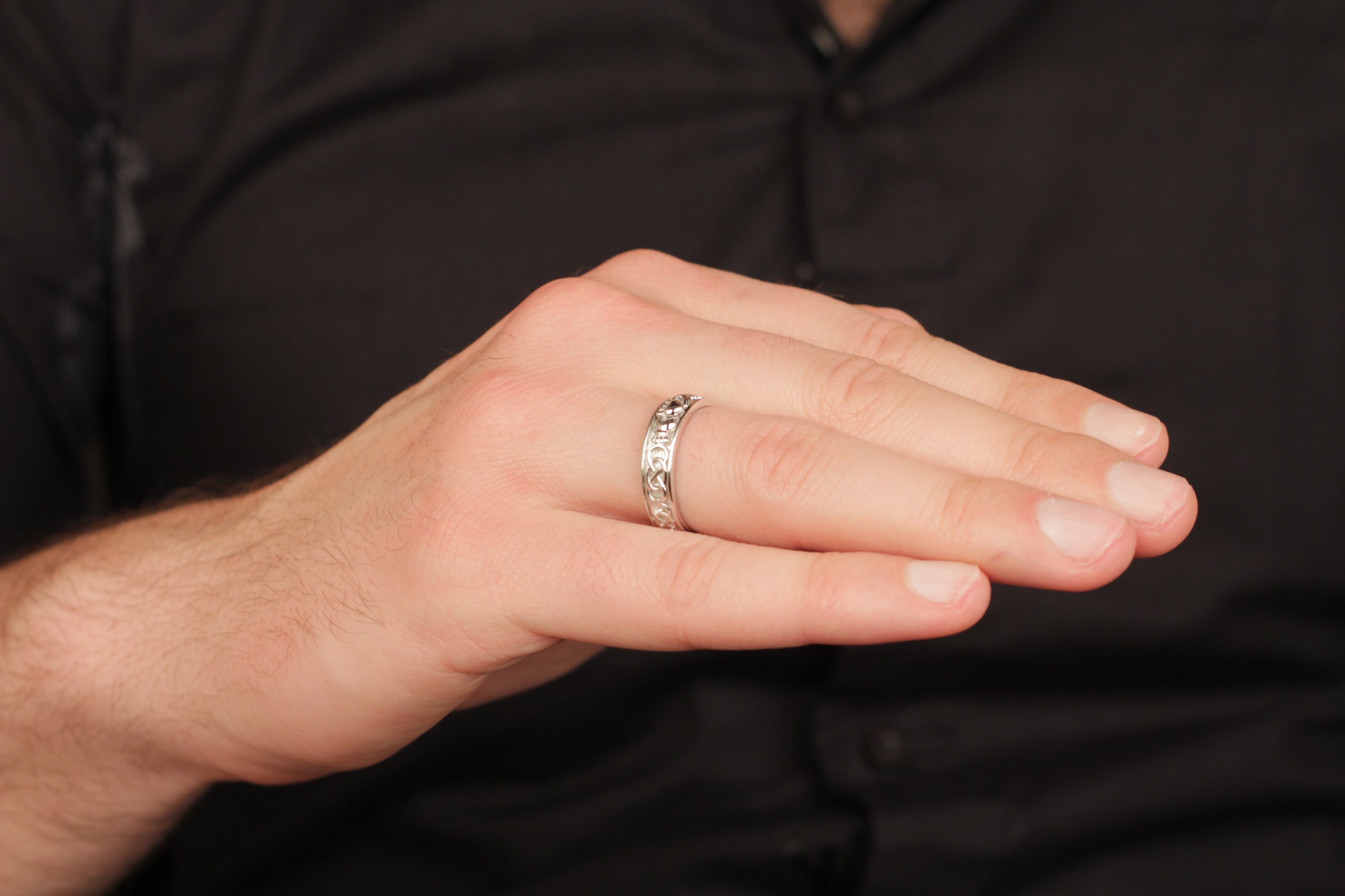 Authentic Irish Men's Claddagh Wedding Ring SM-SD9 - Traditional Celtic Love & Loyalty Symbol - Handcrafted in Ireland - Perfect for Engagements, Weddings & Anniversary Gifts