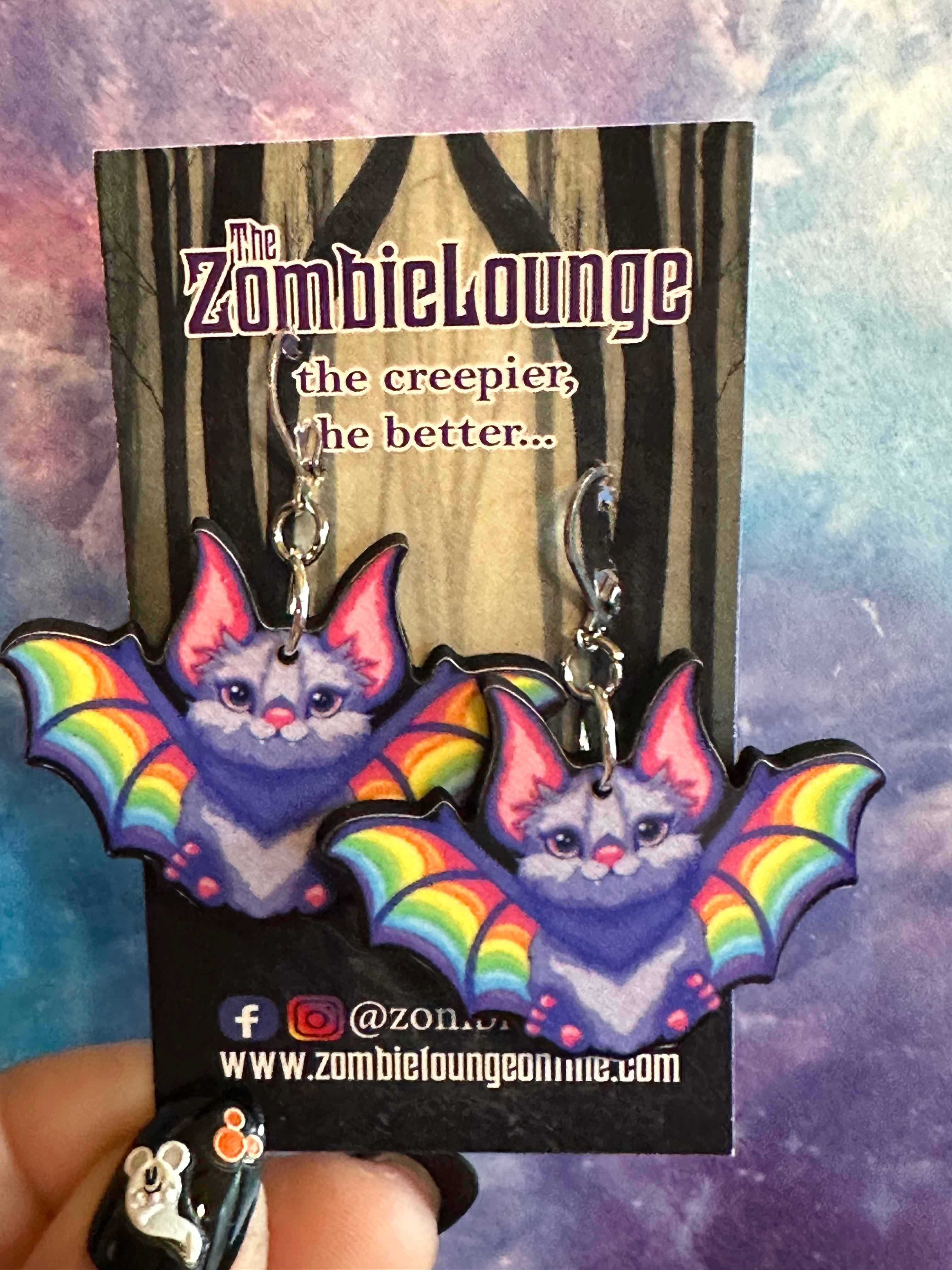 Pastel Bat Earrings for Women - Cute Gothic Halloween Jewelry - Lightweight Dangle Earrings for Costume Parties & Everyday Wear