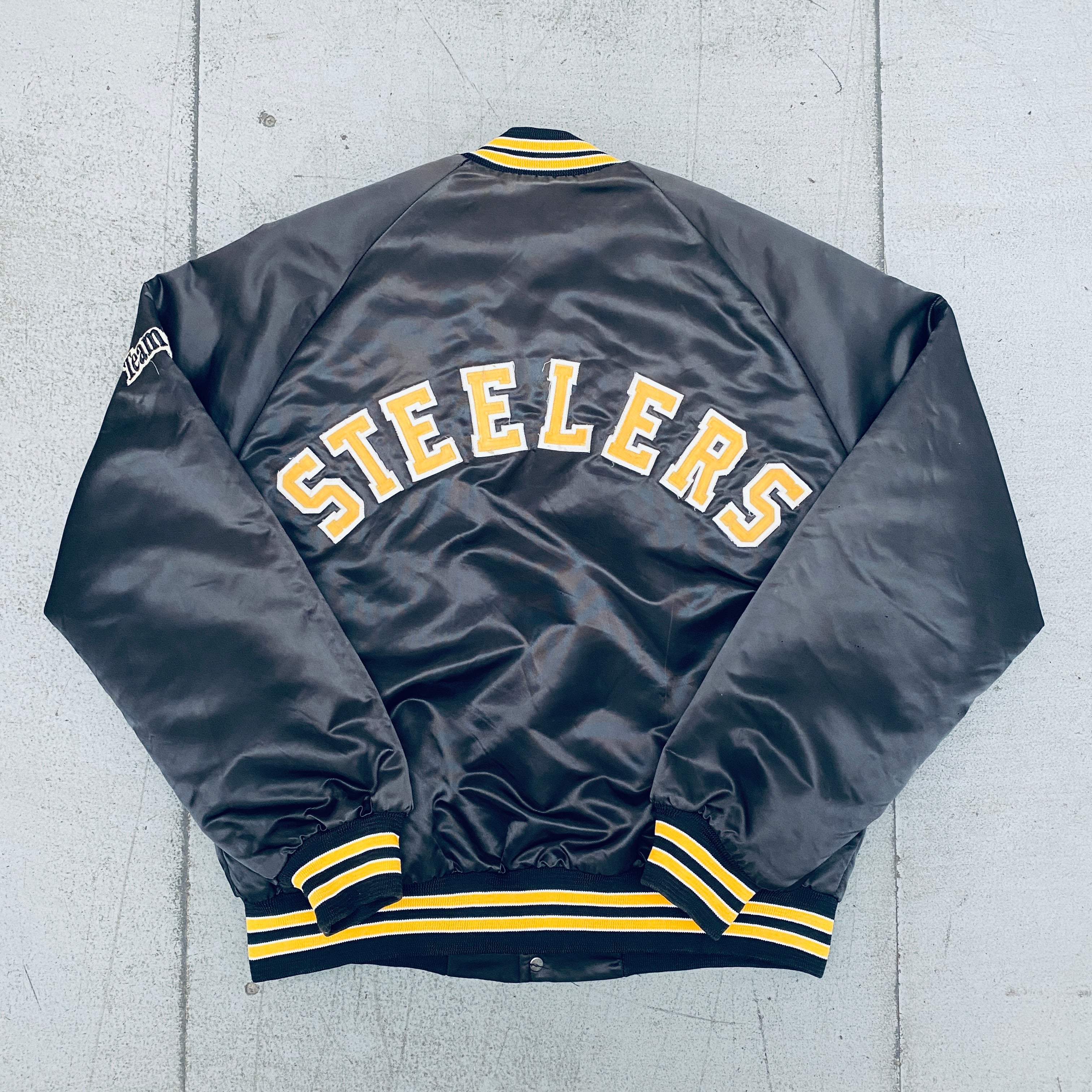 Pittsburgh Steelers 1990s Vintage Chalk Line Satin Stitched Reverse Spellout Bomber Jacket - Large Size for Men, Perfect for NFL Games, Tailgating & Football Fan Apparel Collection