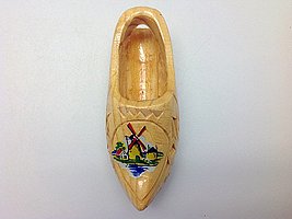 Handmade Wooden Shoe Napkin Rings - Elegant Carved Trim for Formal Dining & Holiday Table Decor