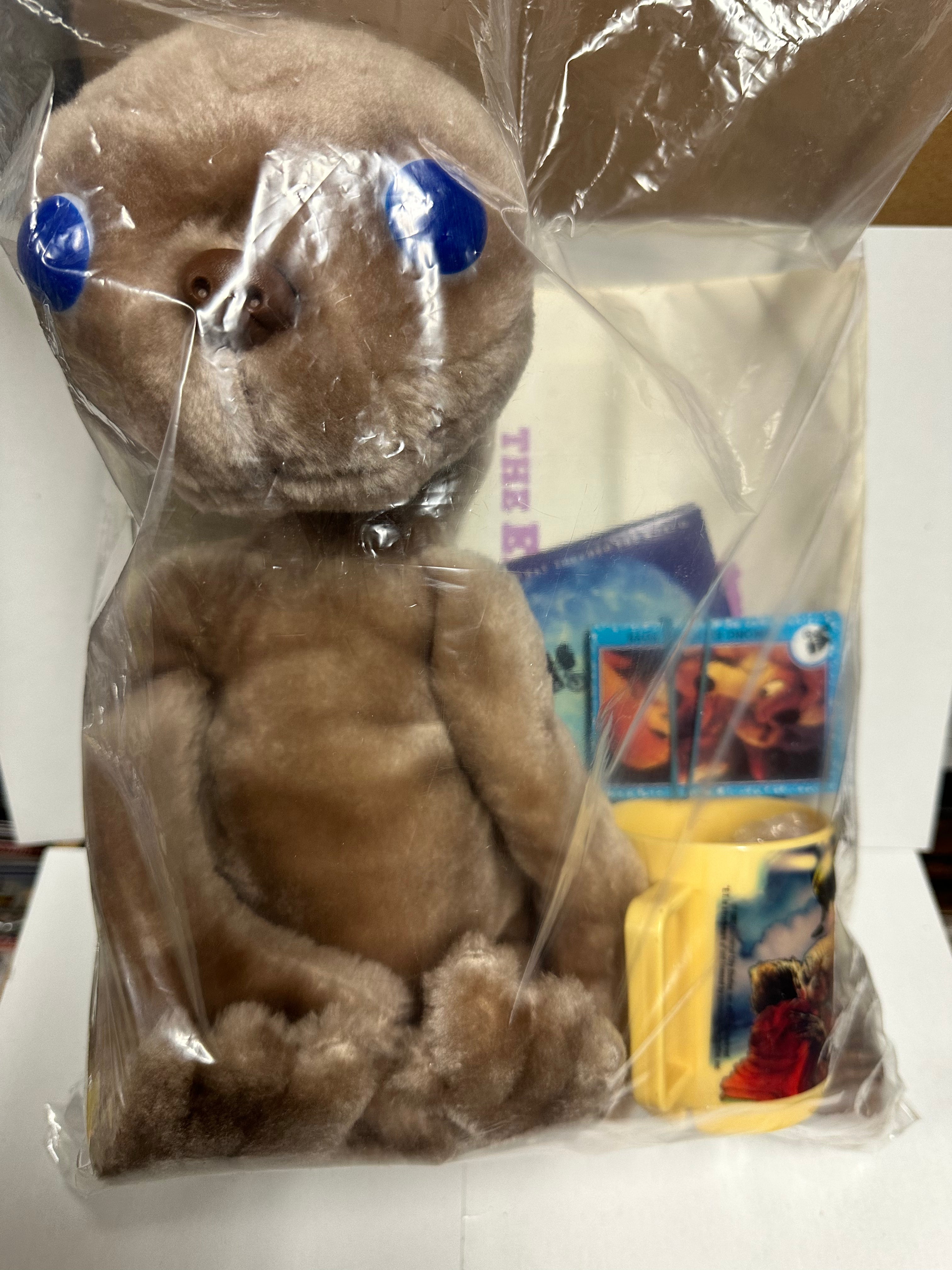 Vintage E.T. The Extra-Terrestrial Plush Doll - 1980s Original Movie Collectible Toy for Fans & Gift Idea | Perfect for Movie Memorabilia Collections, Home Decor, and Sci-Fi Enthusiasts