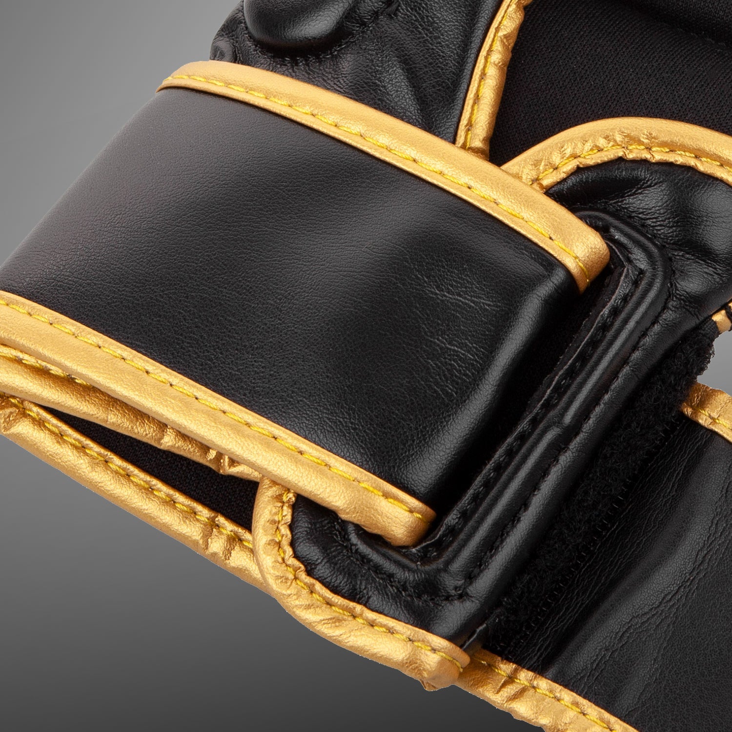 Venum Challenger 3.0 Sparring Gloves - Premium Boxing Training Gloves for MMA, Muay Thai & Kickboxing (Black/Gold) - Perfect for Gym Workouts & Martial Arts Training