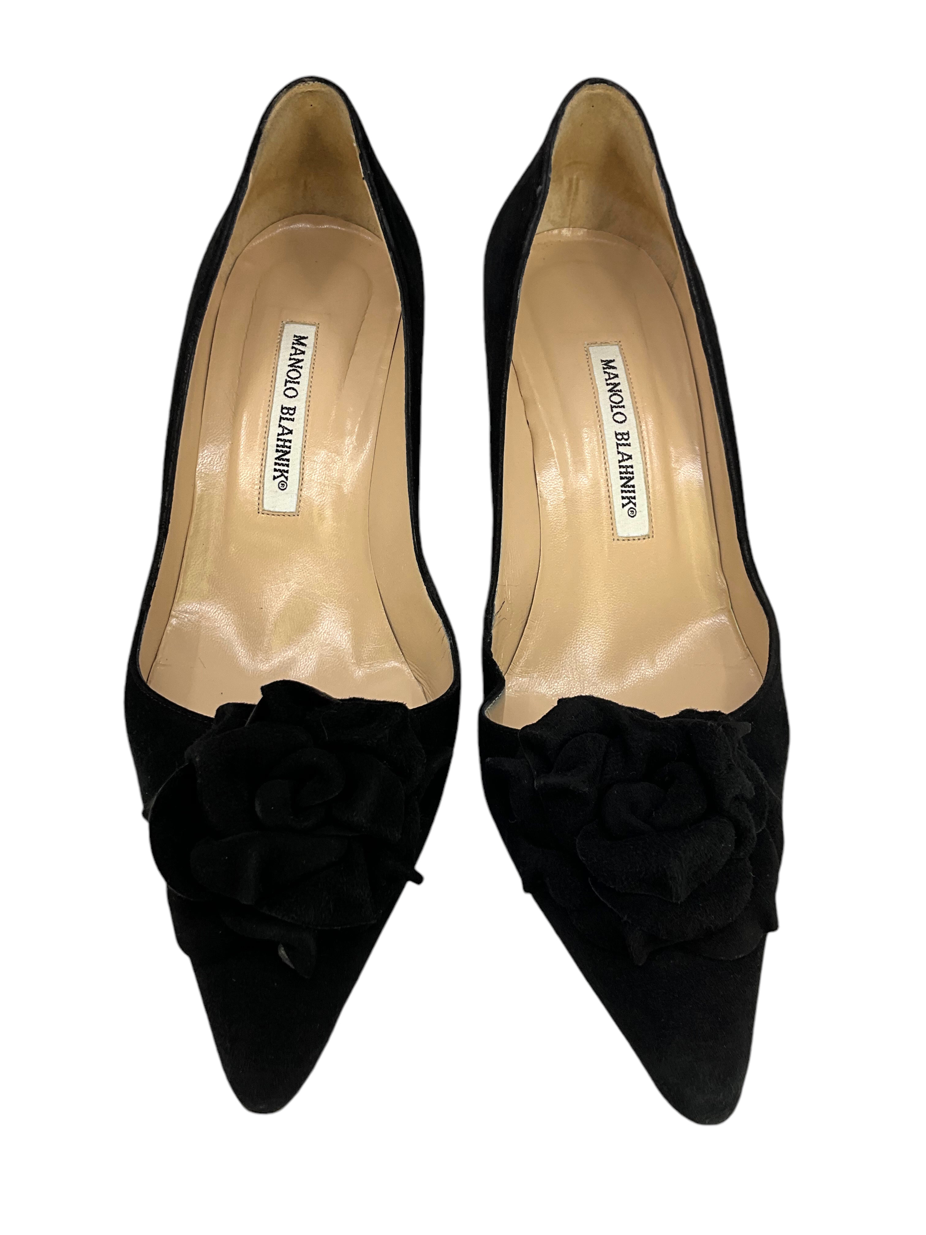 Manolo Blahnik Lisa Flower Suede Pumps Women's Size 8.5 - Elegant Heels for Weddings, Parties & Special Occasions