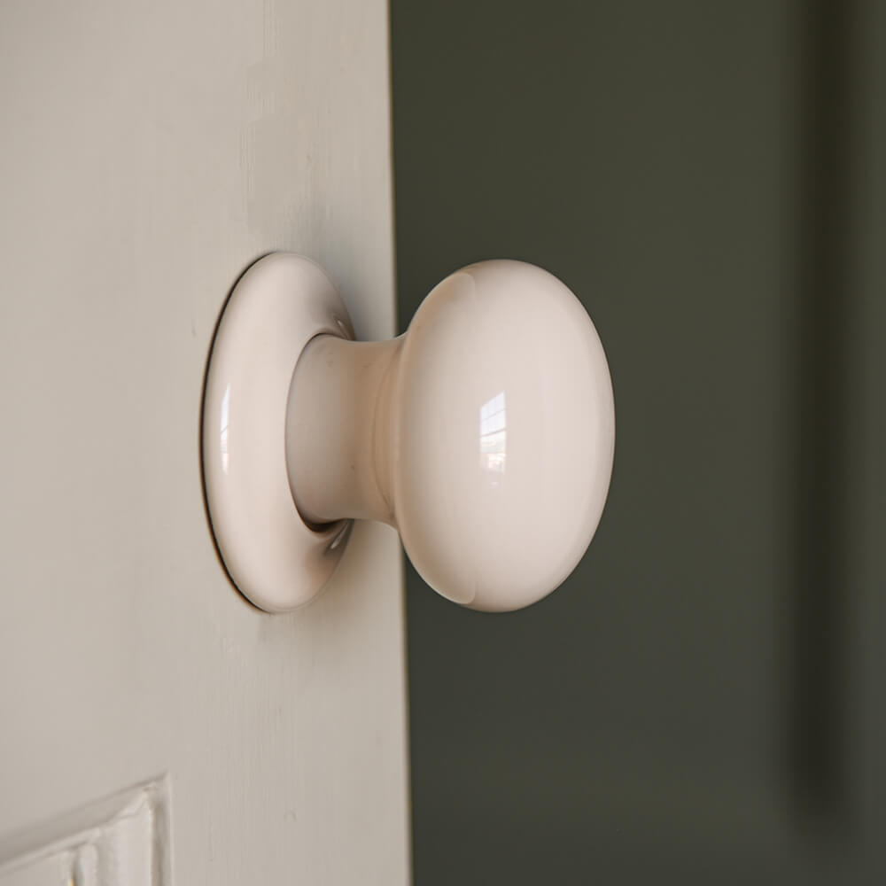 Premium Ceramic Door Knobs - Plain Cream Finish - Vintage Style Cabinet & Drawer Pulls for Home Decor - Perfect for Bedroom, Bathroom & Kitchen Cabinets