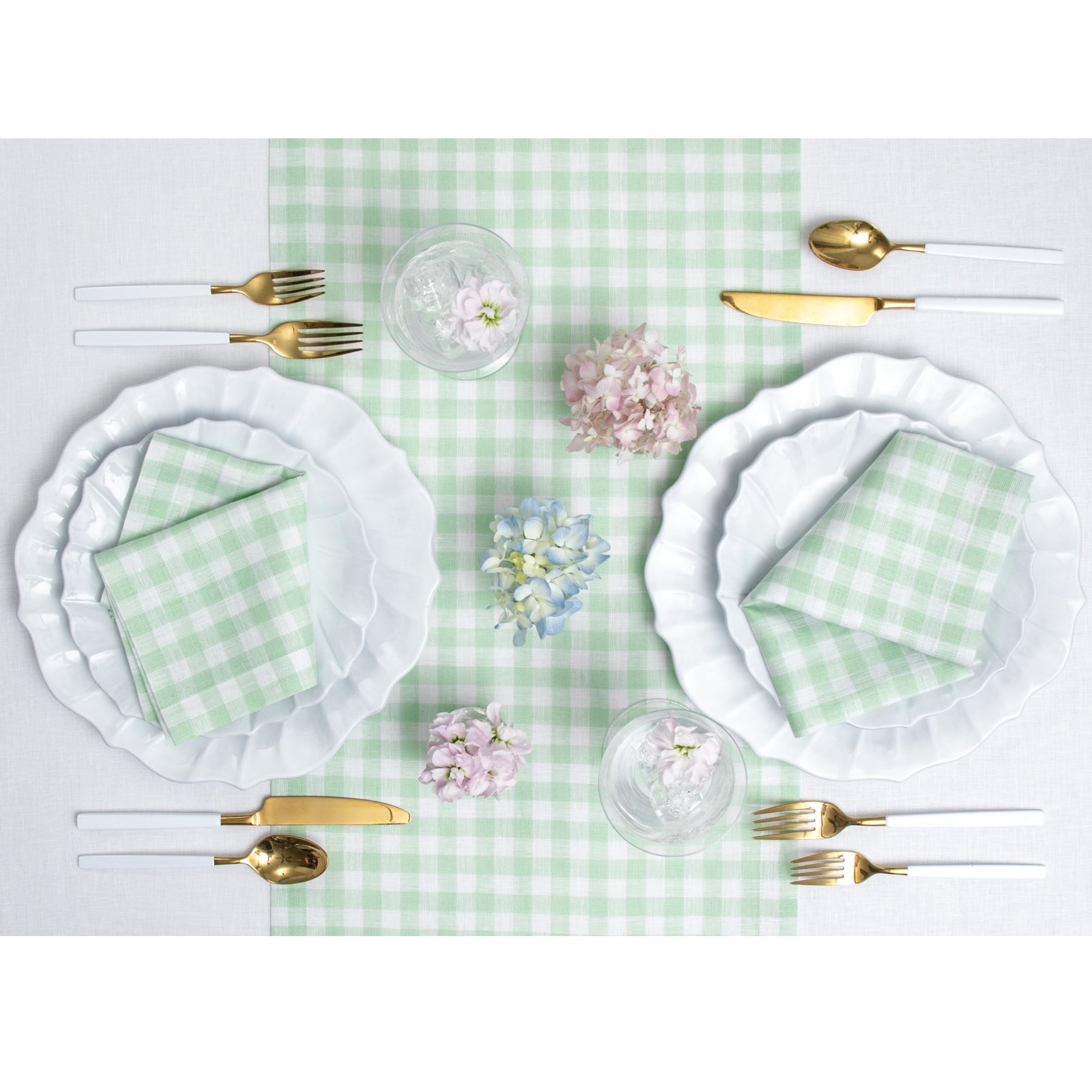 Stylish Gingham Table Runner for Dining Room Decor - Perfect for Farmhouse, Rustic, and Country Style Tables