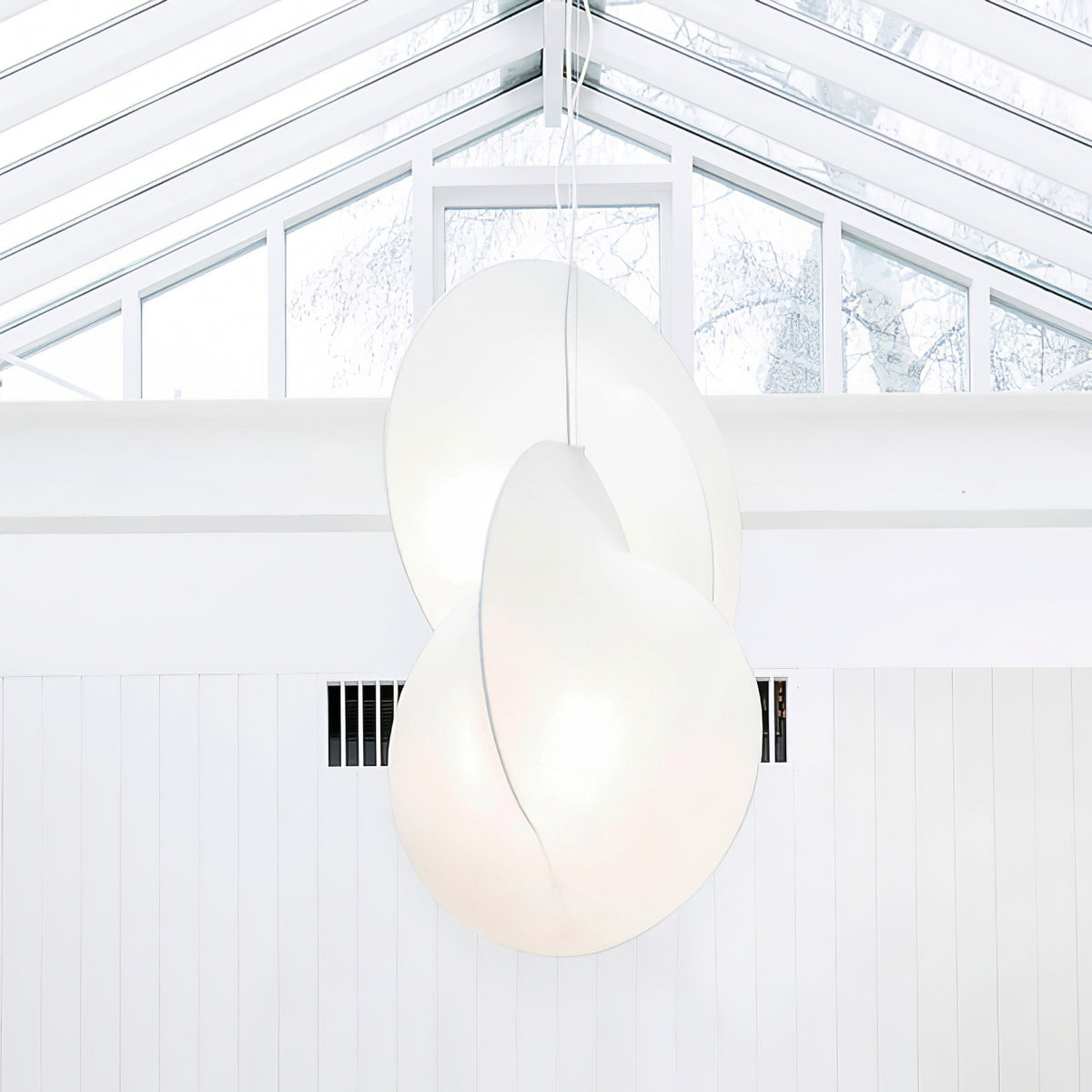 Modern Cocoon Pendant Light - Handwoven Rattan Hanging Lamp for Dining Room, Bedroom & Living Room - Boho Chic Ceiling Lighting Fixture for Home Decor