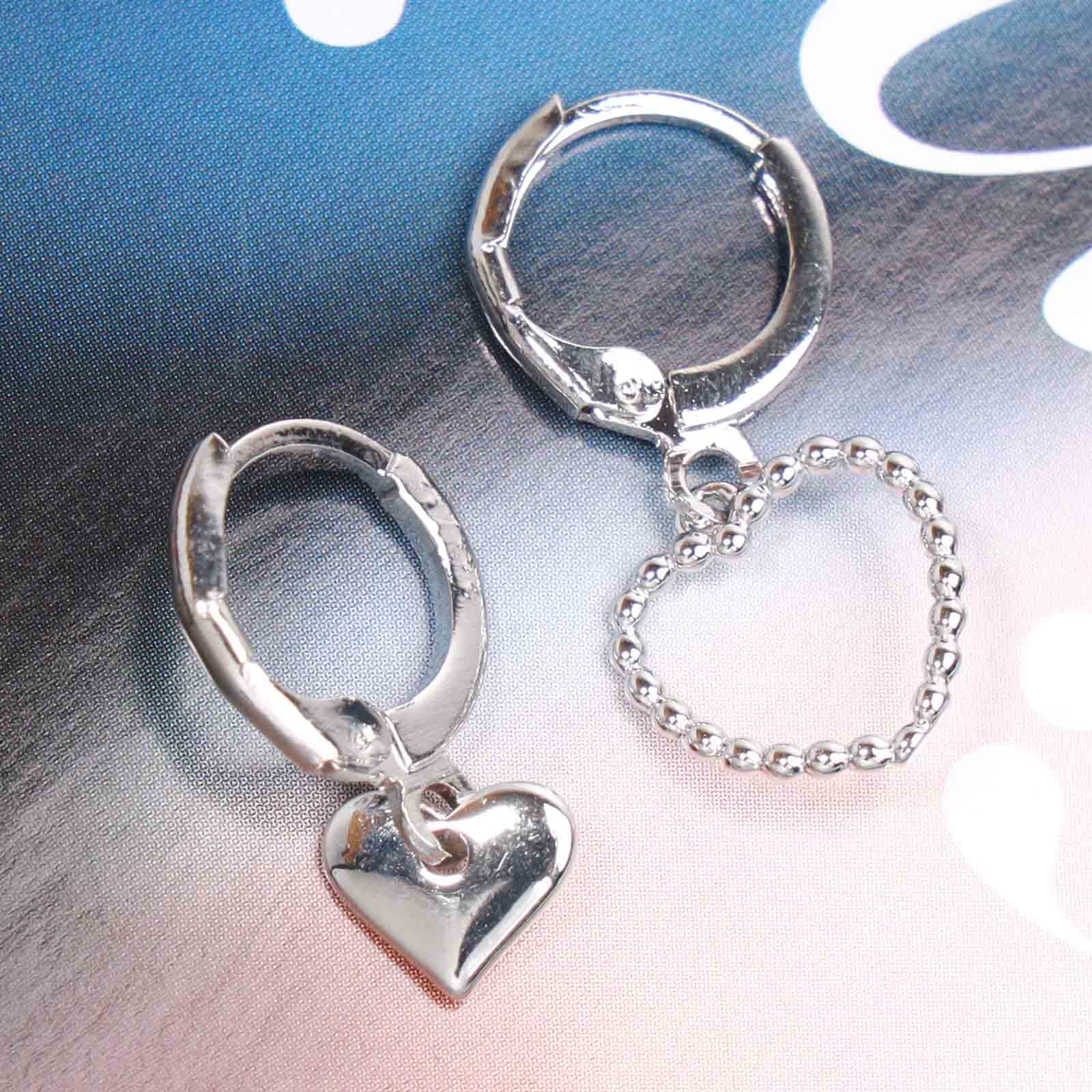 Andelaisi Silver Hollow Heart Dangle Earrings - Asymmetrical Retro Love Hoop Earrings for Women | Valentine's Day Gift, Date Night, Wedding Jewelry