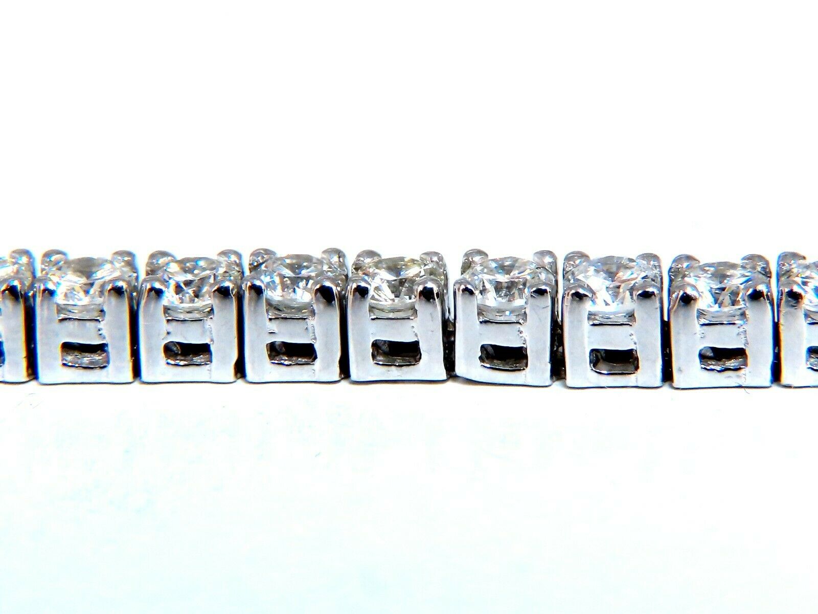 7.02ct Natural Diamond Tennis Bracelet in 18K Gold - Elegant Jewelry for Weddings, Anniversaries & Special Occasions