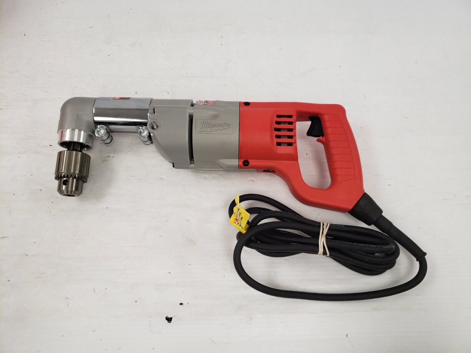 Milwaukee 1107-1 4-1/2 Inch Angle Grinder - Powerful Corded Tool for Metal Cutting, Grinding & Polishing - Ideal for DIY Projects, Construction & Metalworking
