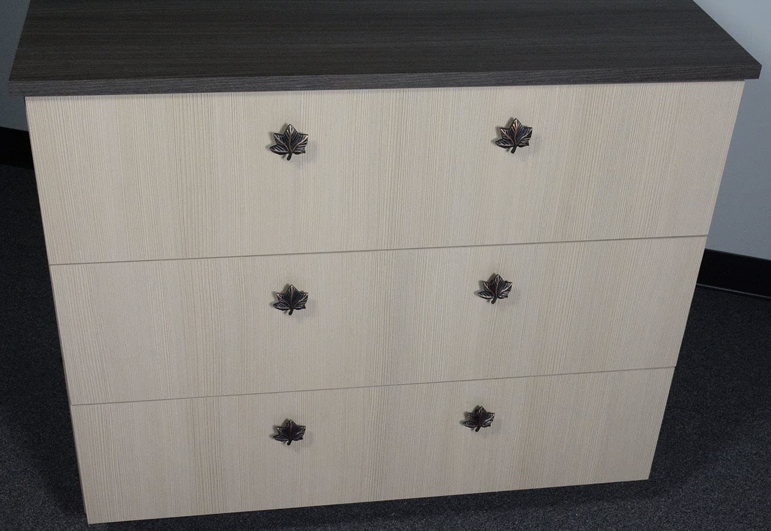 Ivy Leaf Cabinet Knob - Oil Rubbed Bronze Finish - Vintage Style Drawer Pulls for Kitchen & Bathroom Hardware Upgrade