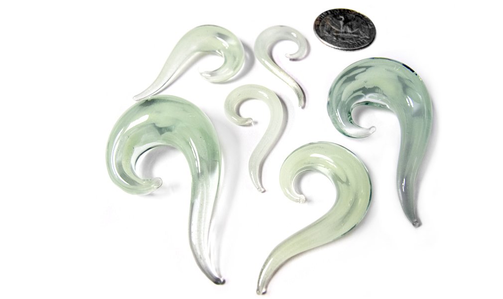 4G (5mm) Glow in The Dark Blue Glass Ear Plugs for Stretching - Urban Body Jewelry Pair - Perfect for Nightclubs, Concerts & Body Modification Enthusiasts