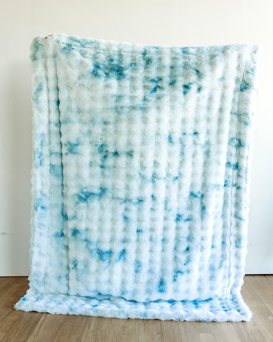 Premium Cloud Winter Sky Blanket - Ultra Soft & Cozy Fleece Throw Blanket for Bed, Couch & Travel - Perfect for Cold Weather, Netflix Nights & Gift Giving