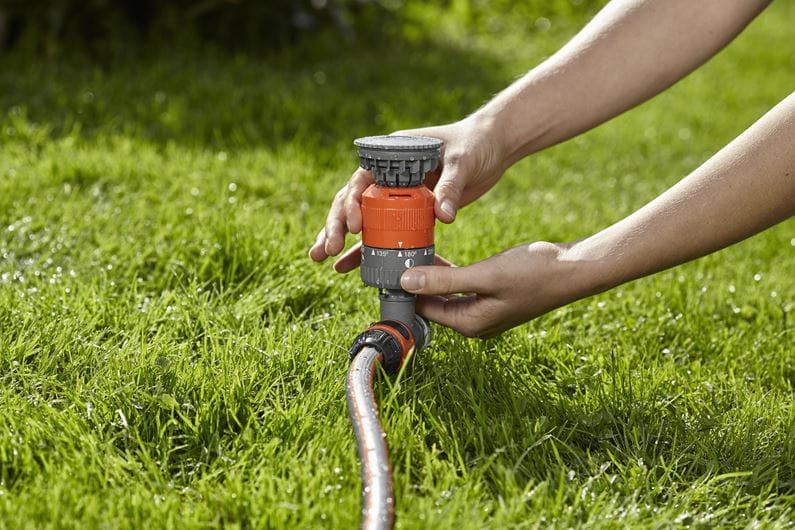 **Gardena Comfort Circular Sprinkler Vario 1949-20 – Adjustable Lawn Watering System for Gardens, Lawns & Landscaping – Perfect for Efficient Irrigation & Plant Care**