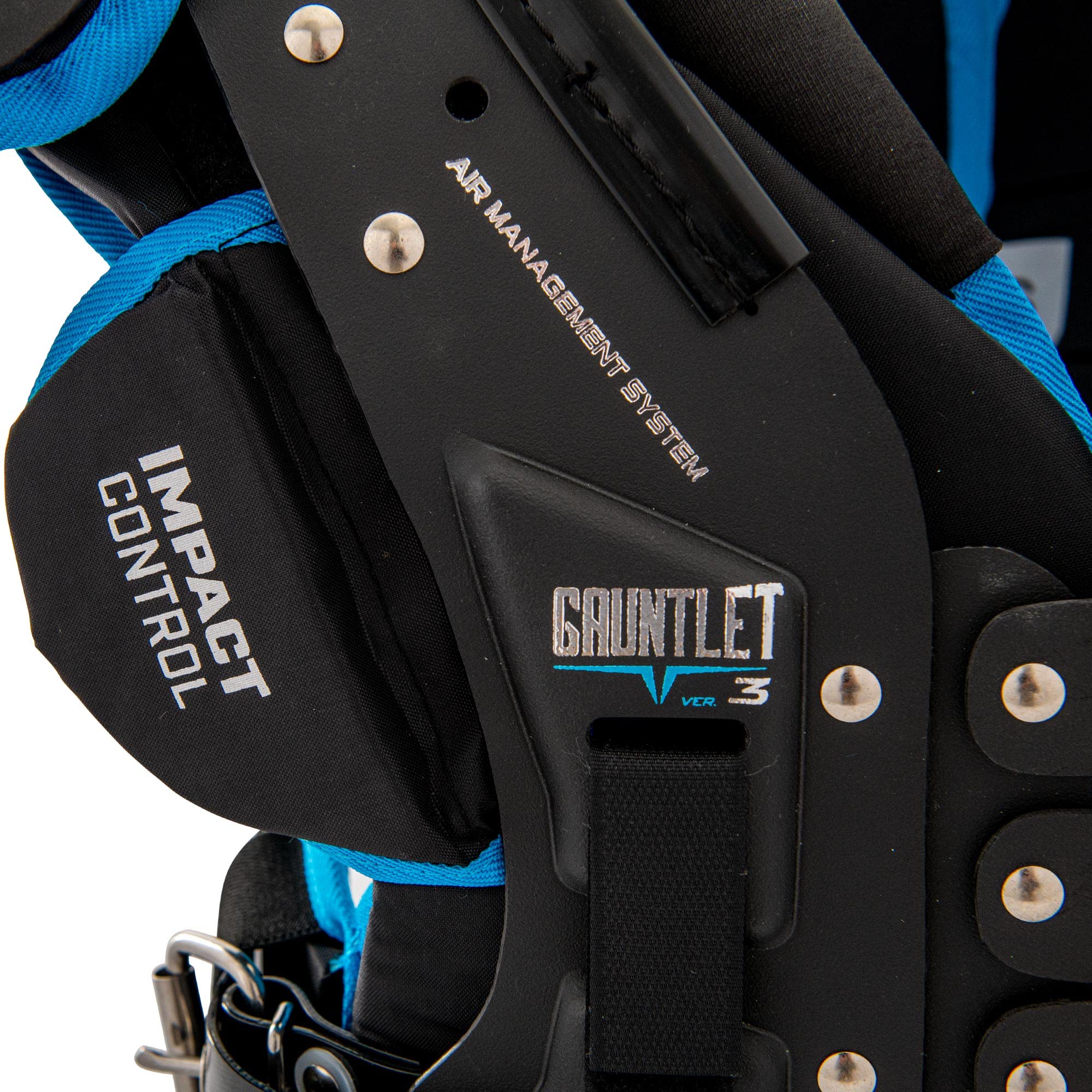 CHAMPRO Gauntlet III Youth & Adult Football Shoulder Pads - Lightweight Protective Gear for Tackle Football Training & Games - Perfect for High School, College & Amateur Players