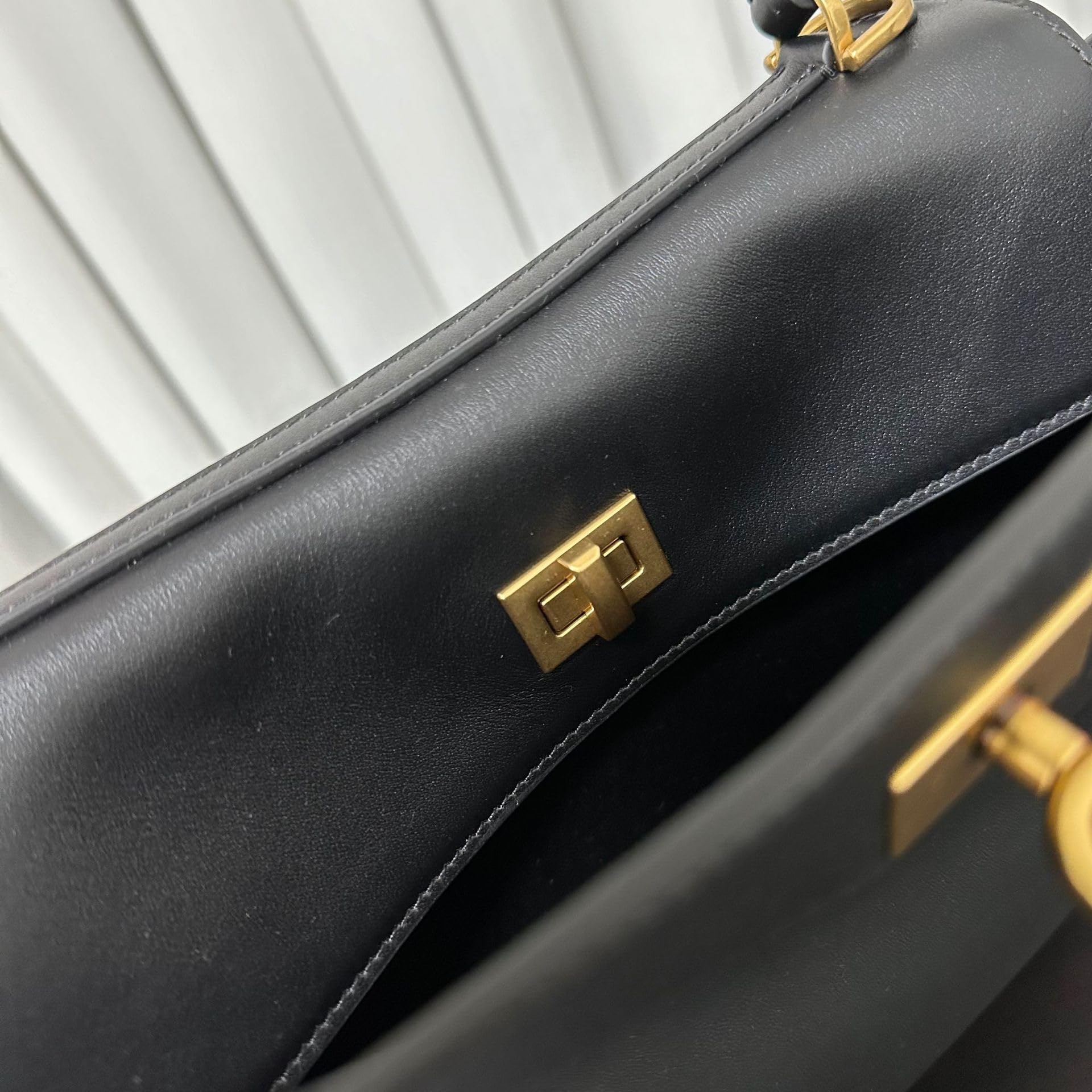2024 New Women's Genuine Leather Black Tote Bag - Large Capacity 2-in-1 Shoulder & Crossbody Handbag for Work, Travel & Everyday Use