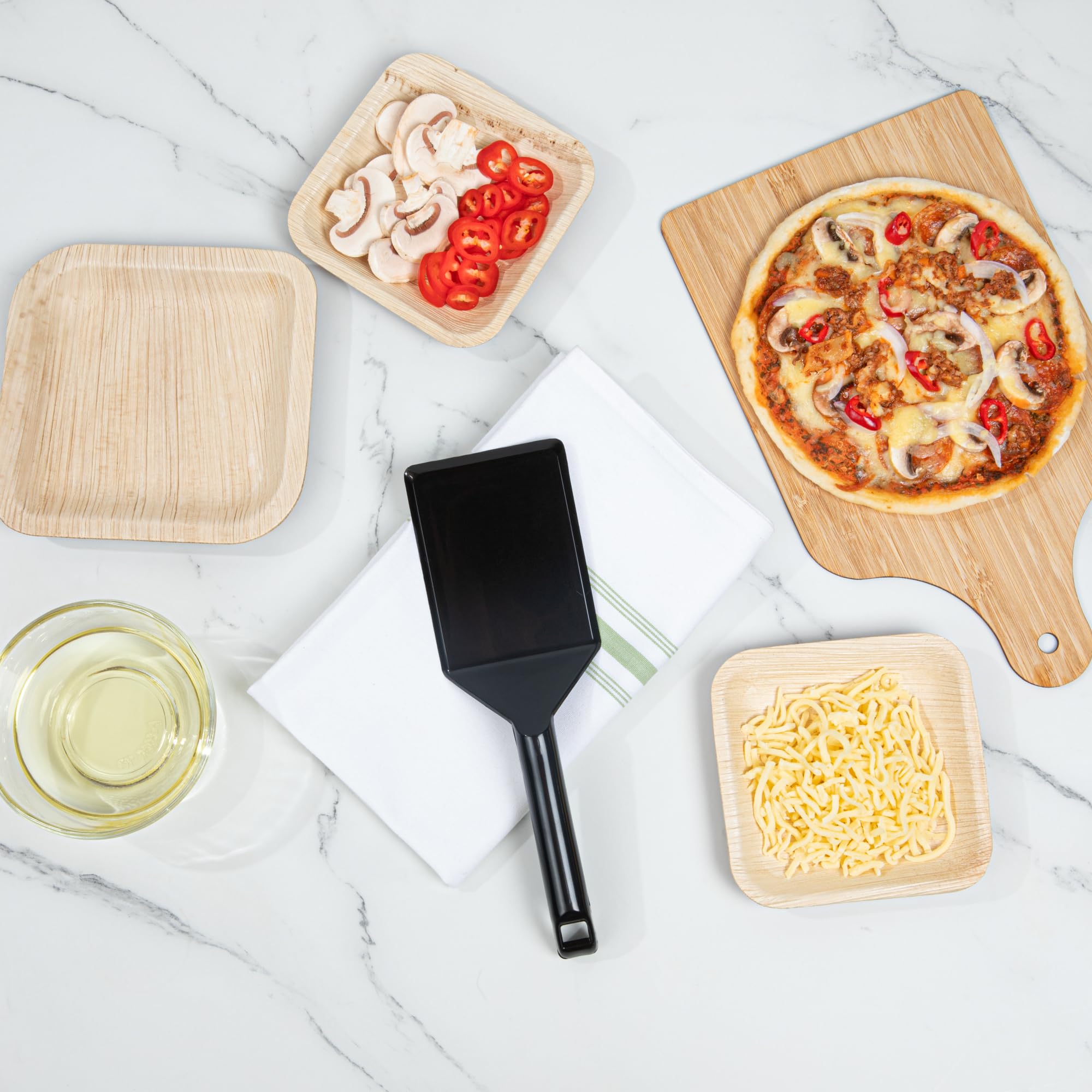 Restaurantware Cater Tek 10 Inch Disposable Serving Spatulas - 100 Pack Heavy-Duty Black Plastic Lasagna Spatulas with Wide Edge & Comfortable Handle for Cakes, Brownies, Eggs - Perfect for Catering, Buffets & Food Service