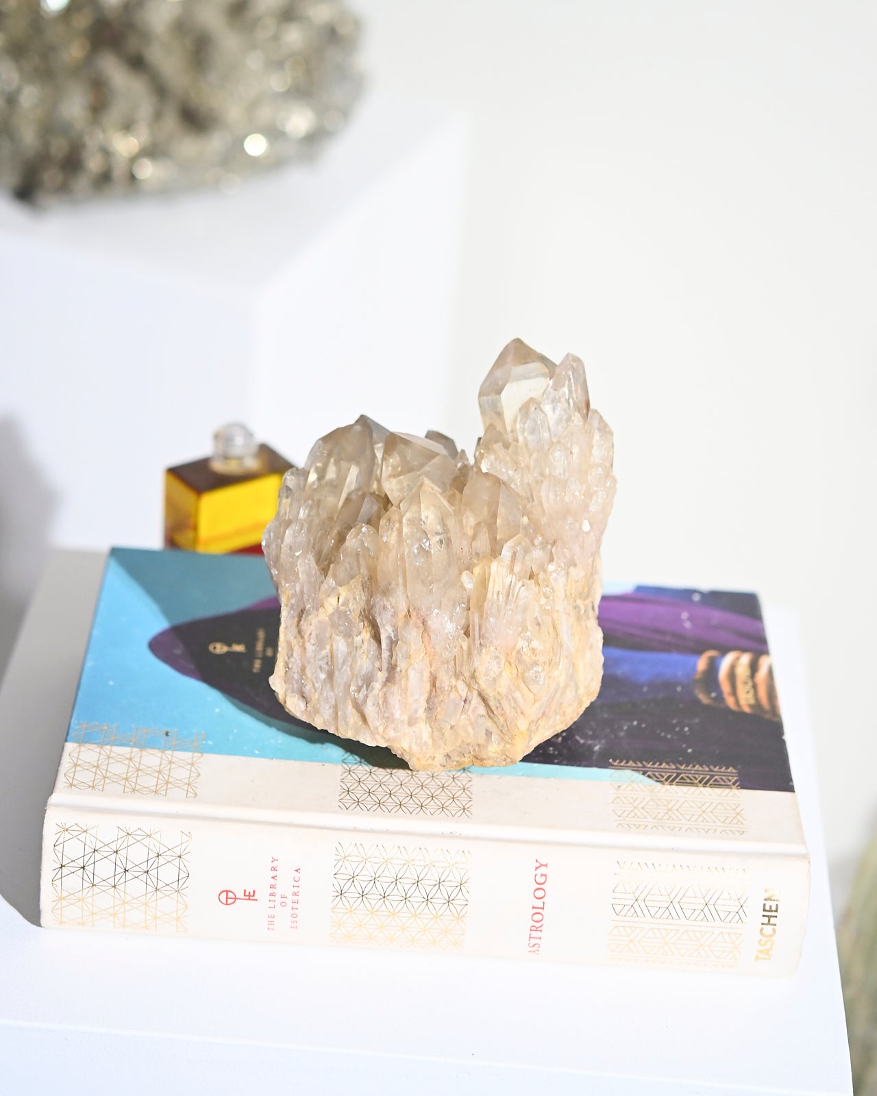 Natural Elestial Citrine Crystal Cluster - 3.7lbs Raw Healing Stone for Meditation, Reiki, Chakra Balancing & Home Decor