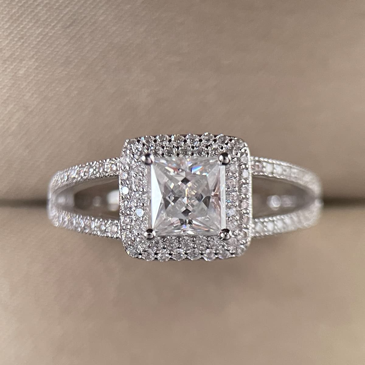 1.5 Carat Princess Cut Moissanite Engagement Ring for Women - Platinum Plated Sterling Silver Wedding Band, Size 6-9 | Elegant Alternative to Diamond Rings for Proposals, Anniversaries & Special Occasions
