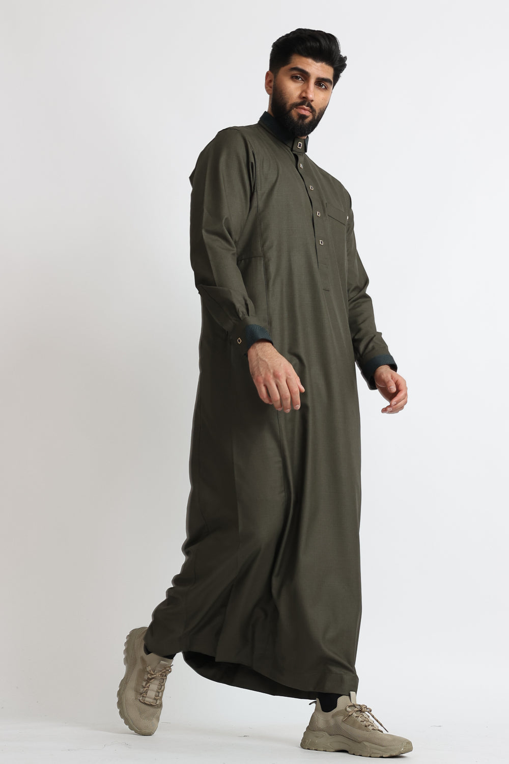 J131 Nevergreen Thobe for Men - Premium Cotton Islamic Robe & Traditional Arabic Dress - Perfect for Eid, Prayer, and Special Occasions