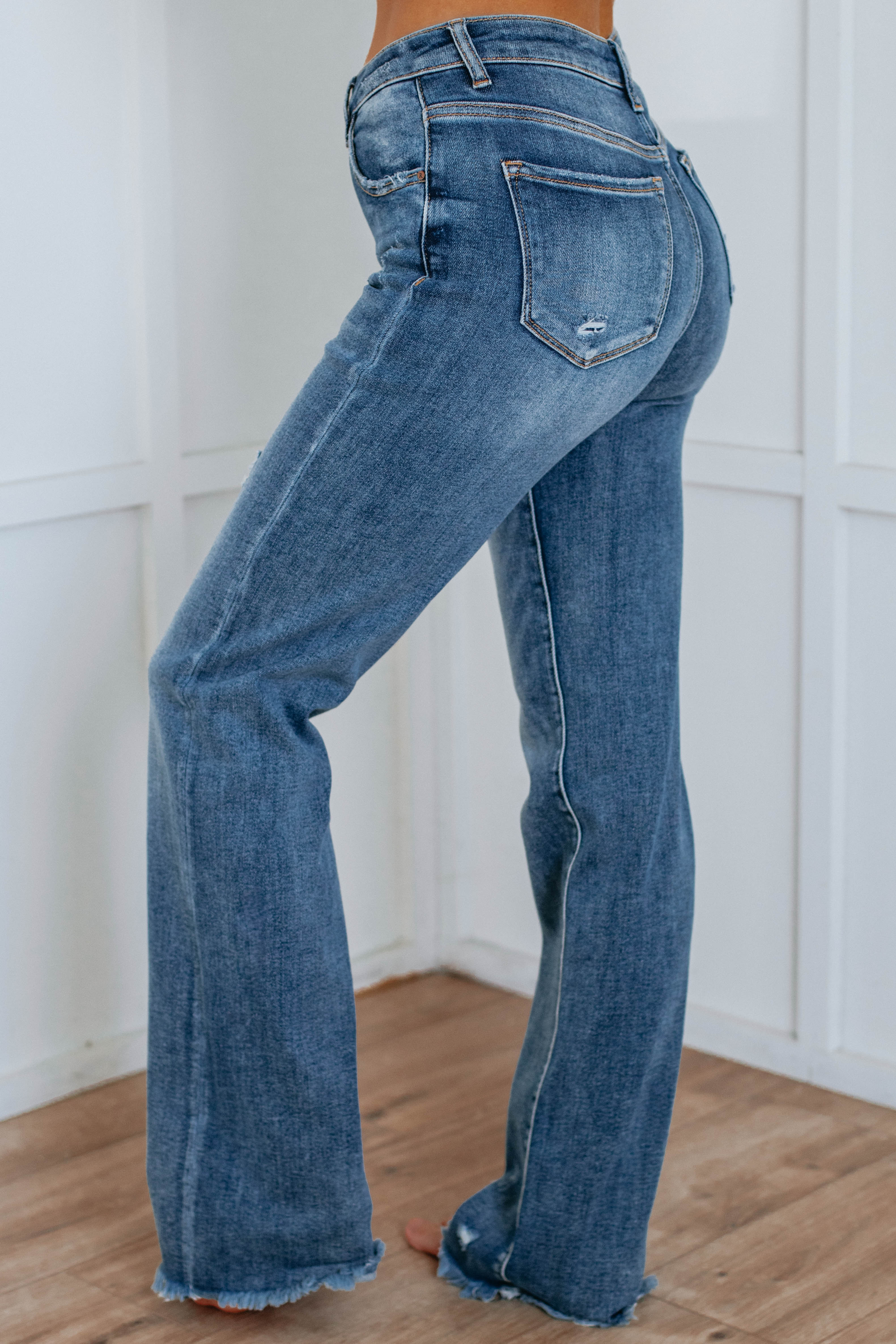 Aemi Risen Jeans for Women - Medium Wash Distressed Denim Pants - Perfect for Casual Wear, Street Style & Everyday Outfits