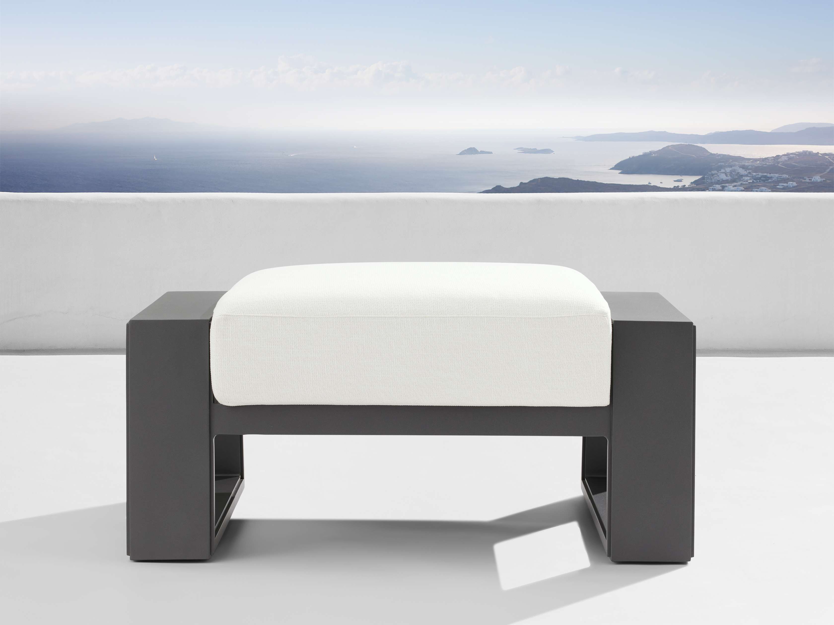 Lightweight Aluminum Outdoor Ottoman with Cushion - Foldable Patio Furniture for Garden, Poolside & Deck - Weather-Resistant & Space-Saving