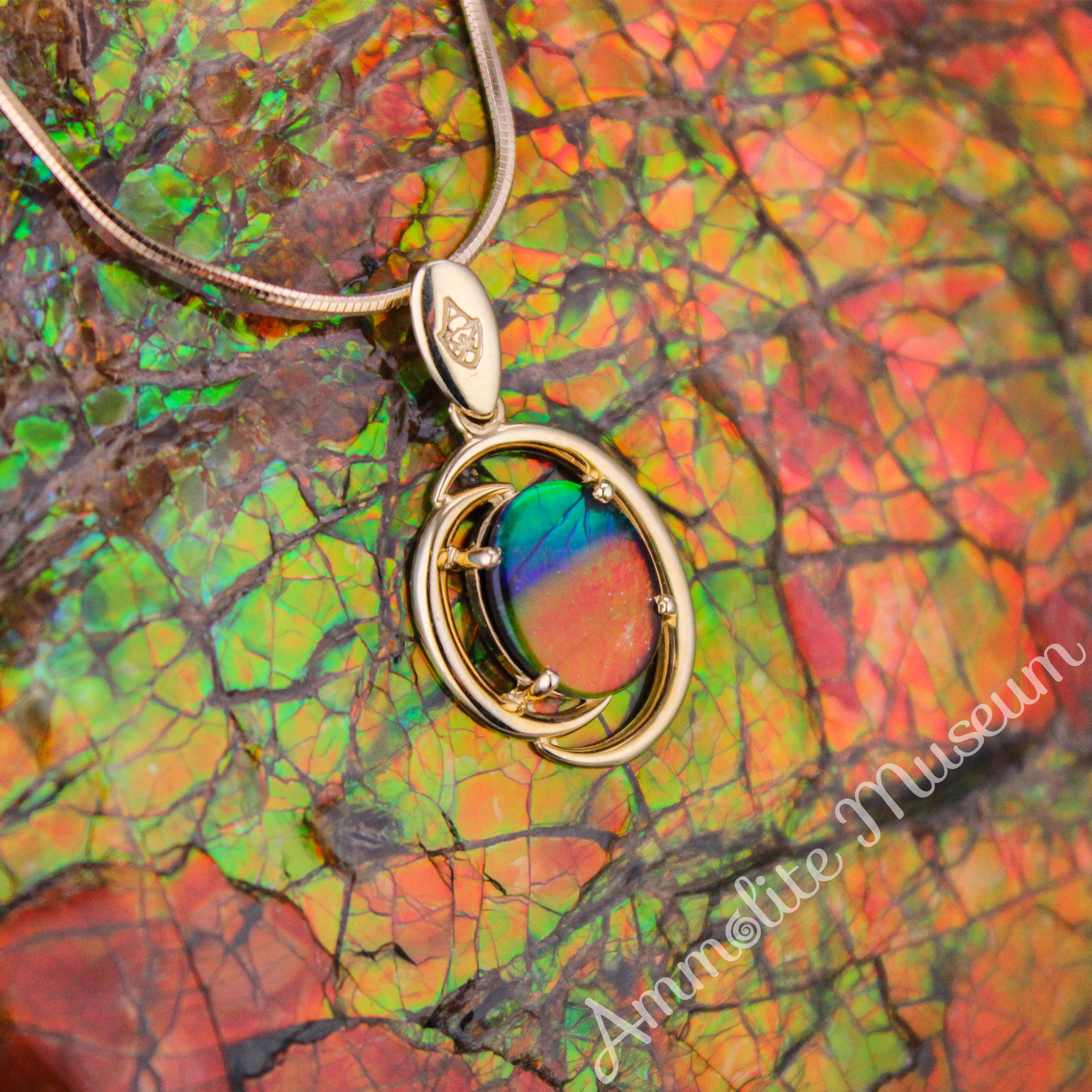 14K Gold Oval Harmony Ammolite Pendant Necklace for Women - Elegant Jewelry Gift for Birthday, Anniversary & Special Occasions