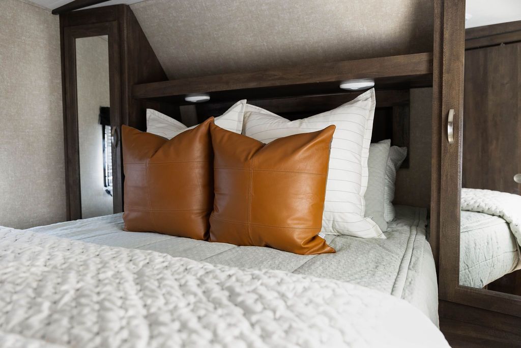 Chloe Luxe Beddy's - Ultra Soft & Cozy Bedding Set for Women & Girls | Perfect for Winter Nights, Sleepovers & Relaxation