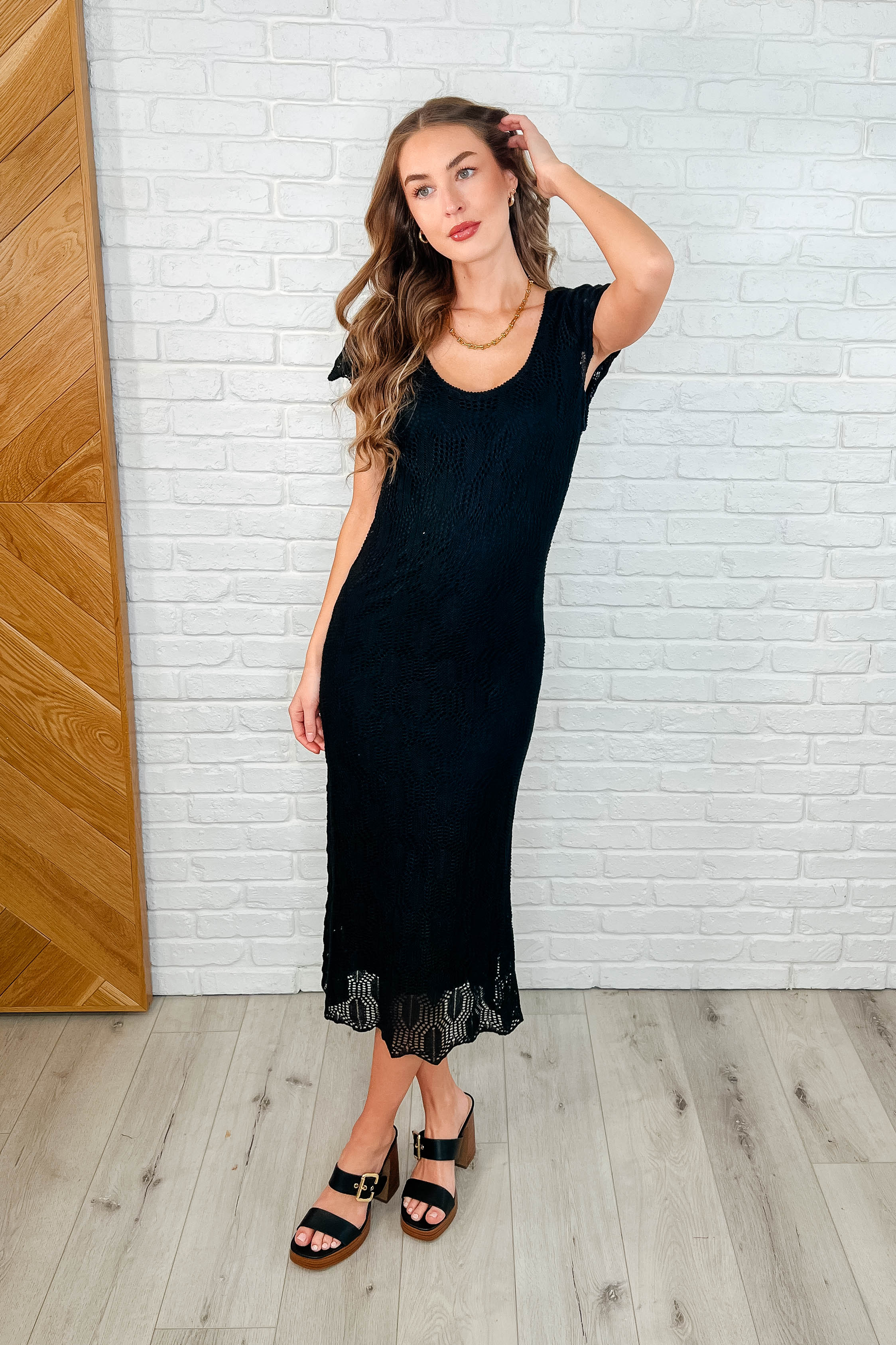 Elegant Black Lace Scoop Neck Dress for Women - Perfect for Cocktail Parties, Date Nights & Formal Occasions