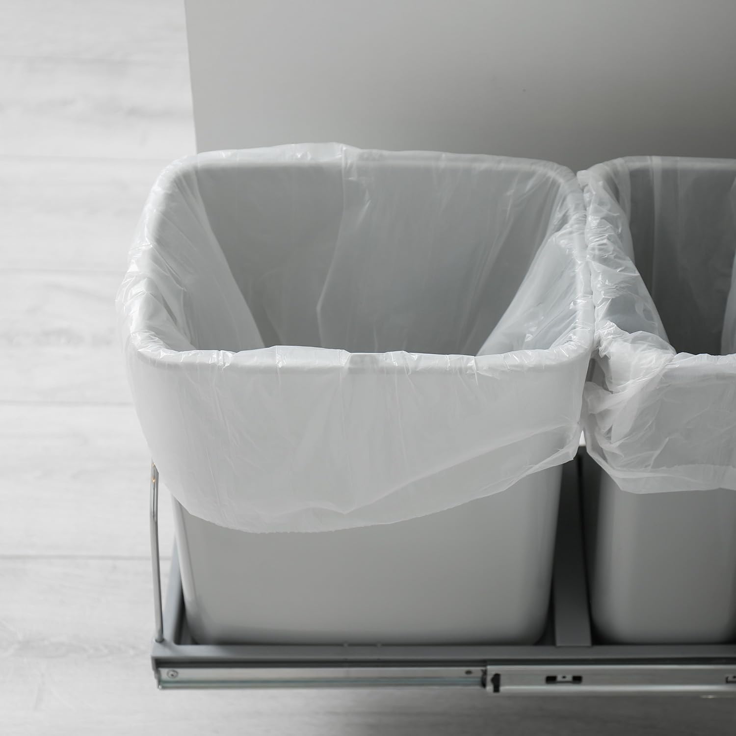 2.6 Gallon Small Trash Bags - 108 Count White Bathroom & Kitchen Garbage Bags, Perfect for Office, Bedroom, Bathroom & Small Trash Cans - Odor Control & Leak Proof Liners for Daily Use