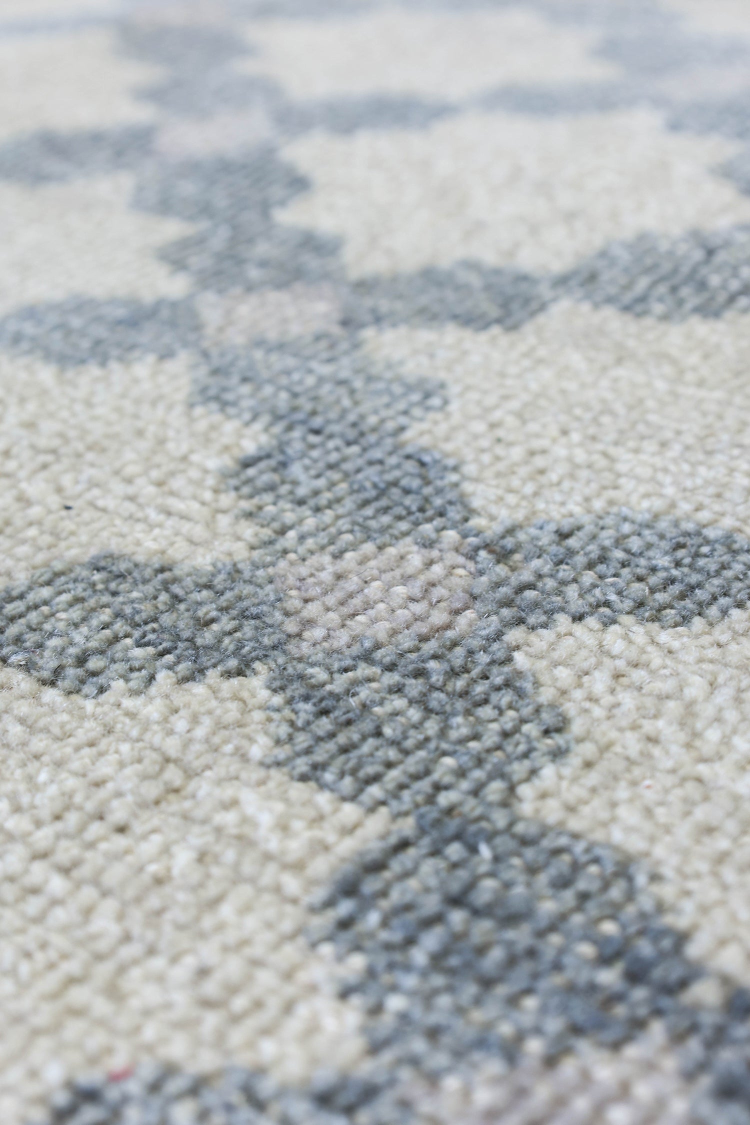 Arctic Handwoven Transitional Rug J78098 - Soft & Durable for Living Room, Bedroom, or Office Decor