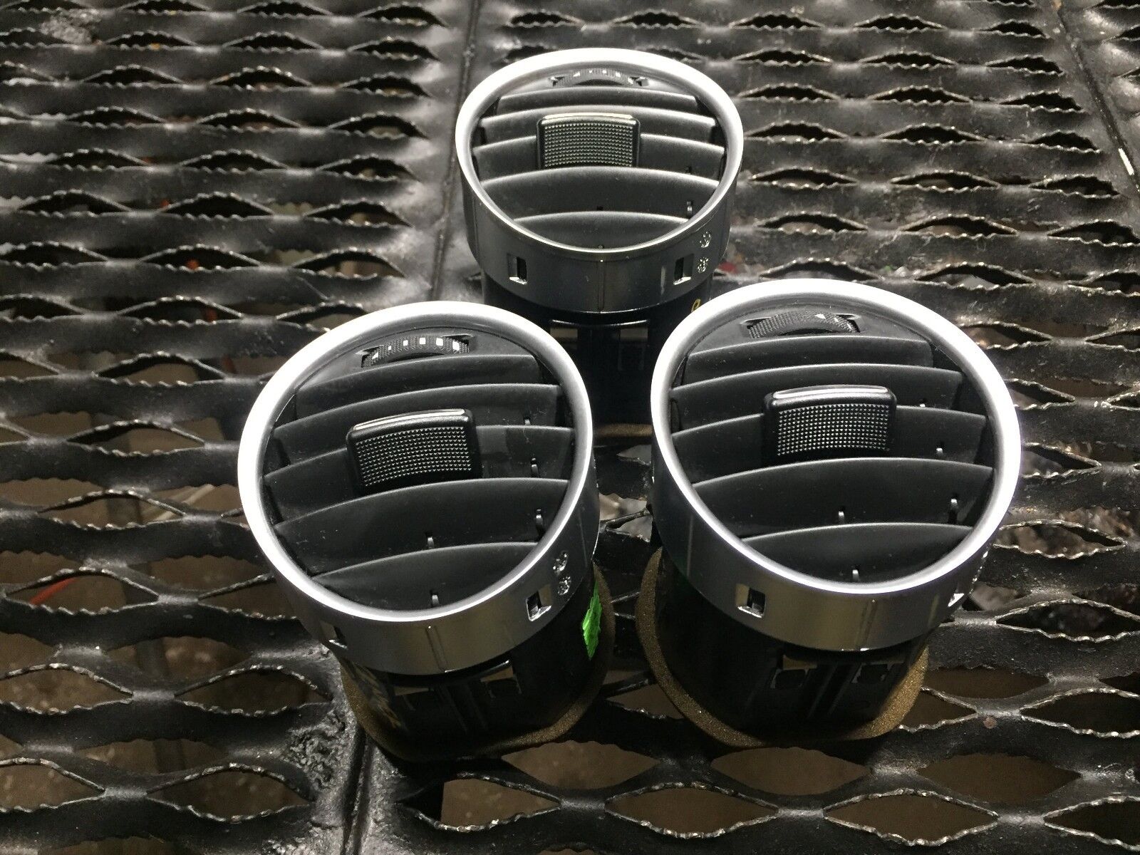 Original Audi A4 B6 (2003-2009) Dashboard Center Air Vent - OEM Replacement 3-Piece Set - Perfect for Interior Repair & Car Restoration Projects
