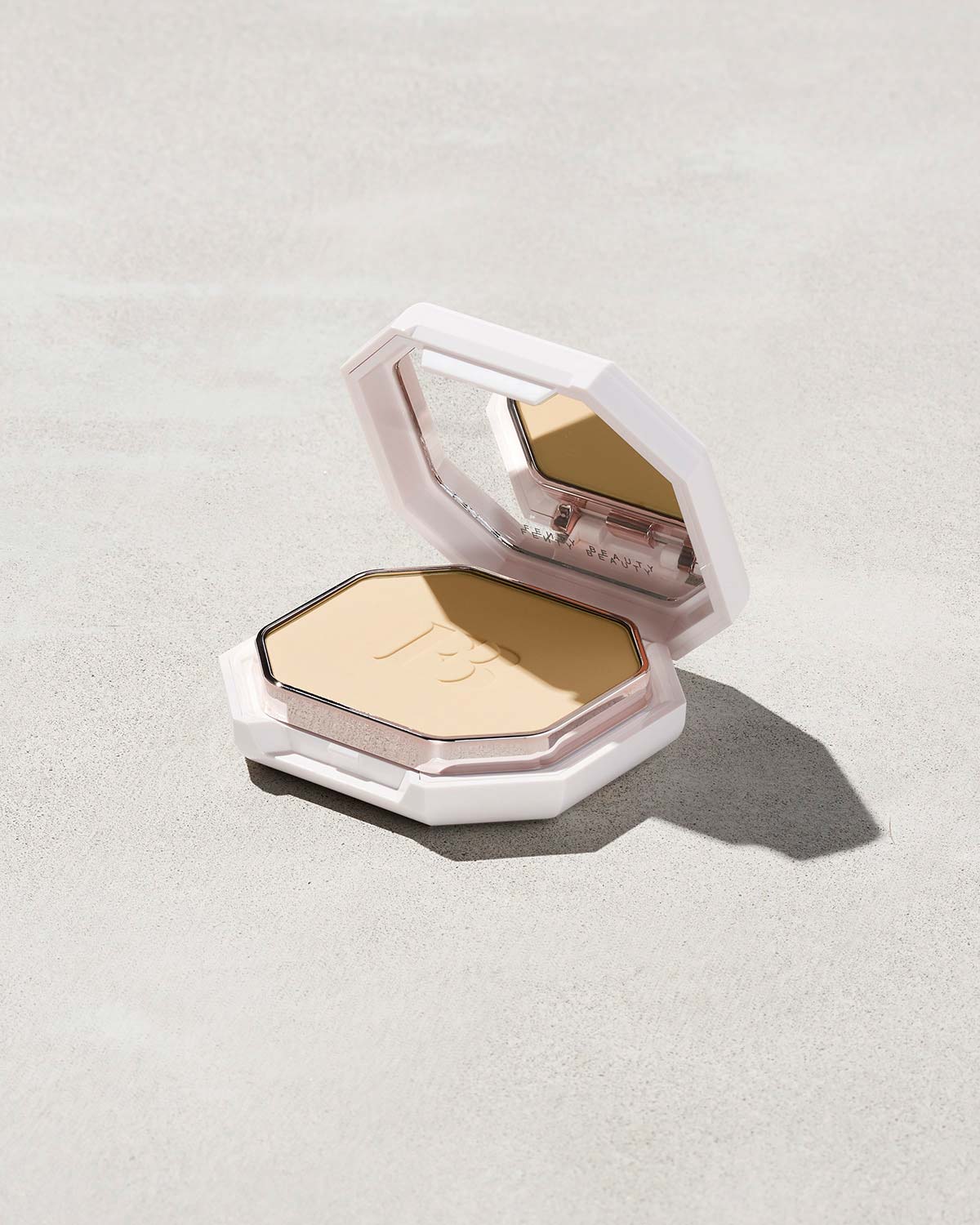 Pro Filt'r Soft Matte Powder Foundation - Shade #105 | Oil-Control, Long-Lasting Coverage for Flawless Skin | Perfect for Daily Wear & Special Occasions