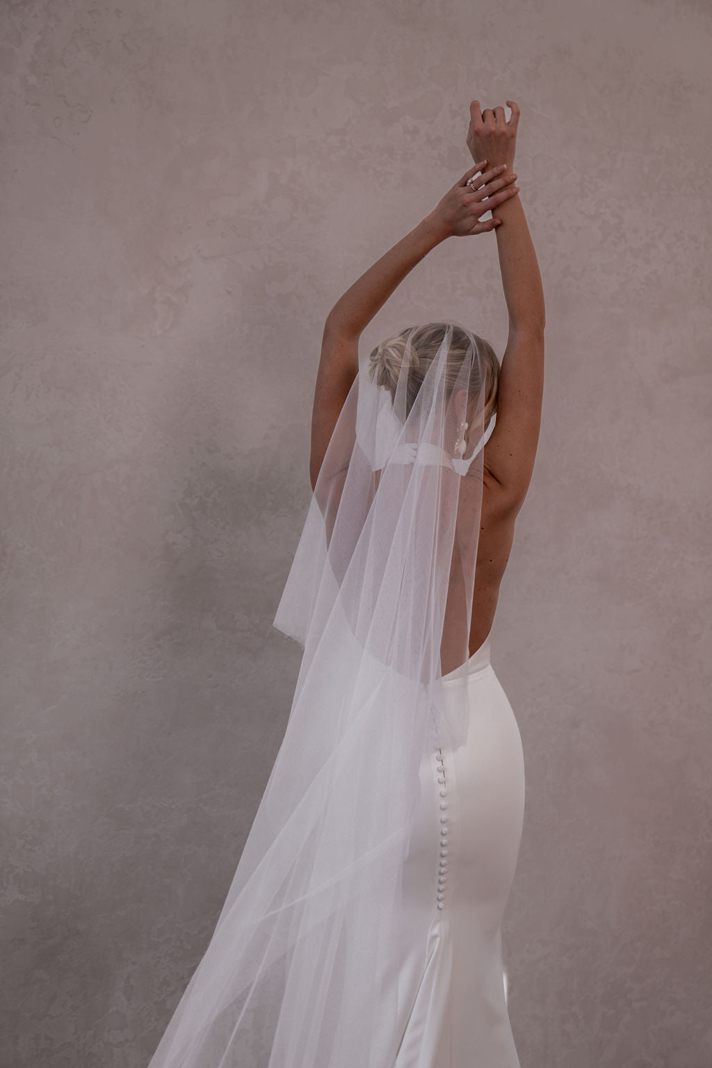 Quinn Veil - Elegant Bridal Accessory for Weddings, Parties & Special Occasions | Perfect for Brides, Prom & Formal Events