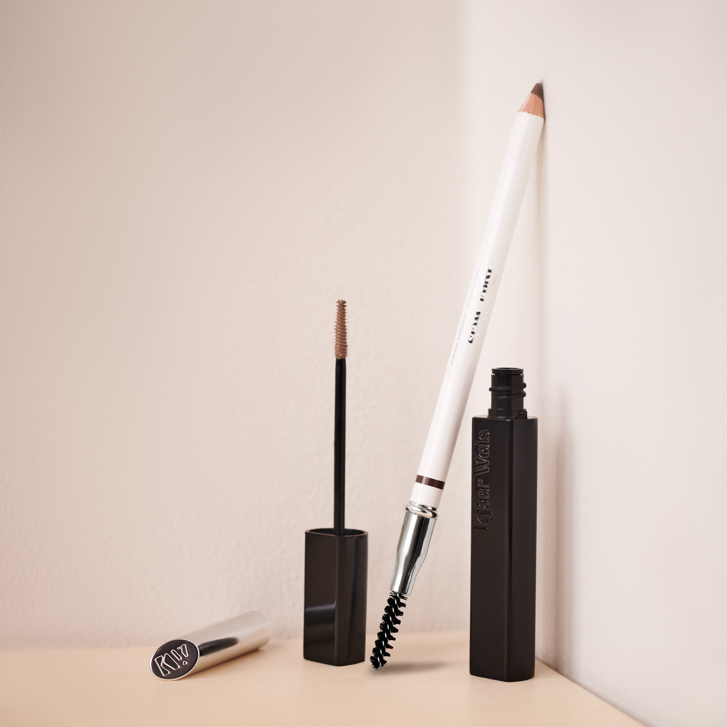 Best Brow Pencil for Natural Look - Medium Brown Shade | Waterproof Eyebrow Pencil for Daily Makeup & Professional Use