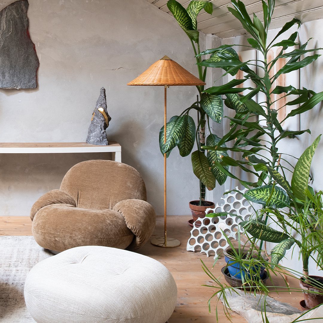 Modern Chinese Hat Floor Lamp - Stylish Rattan Shade for Living Room, Bedroom & Office Decor - Perfect for Cozy Ambiance and Reading Nook Lighting