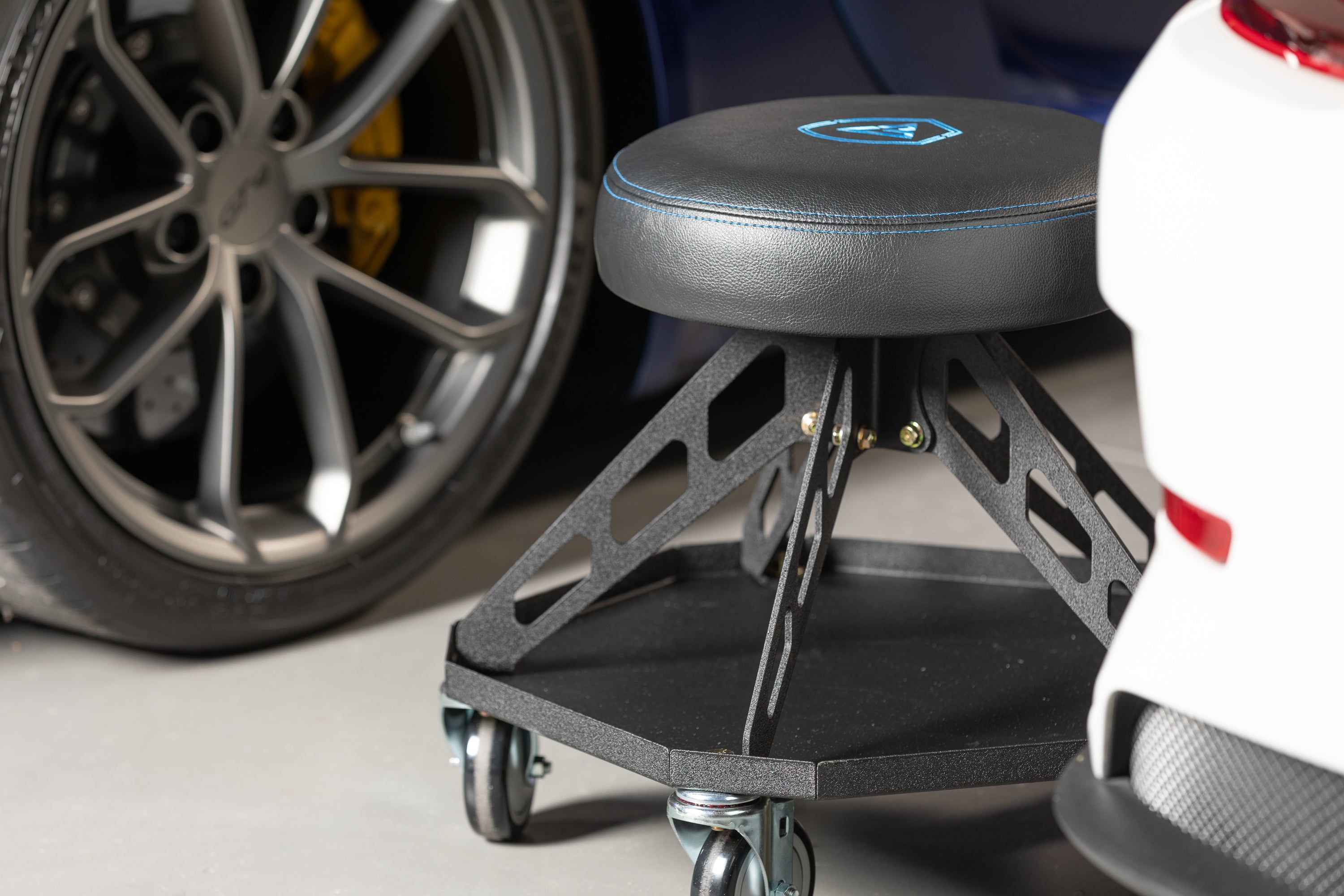 Vyper Chair - Heavy Duty Steel Frame Ergonomic Office Chair for Home & Work - Perfect for Gaming, Studying, and Long Work Sessions