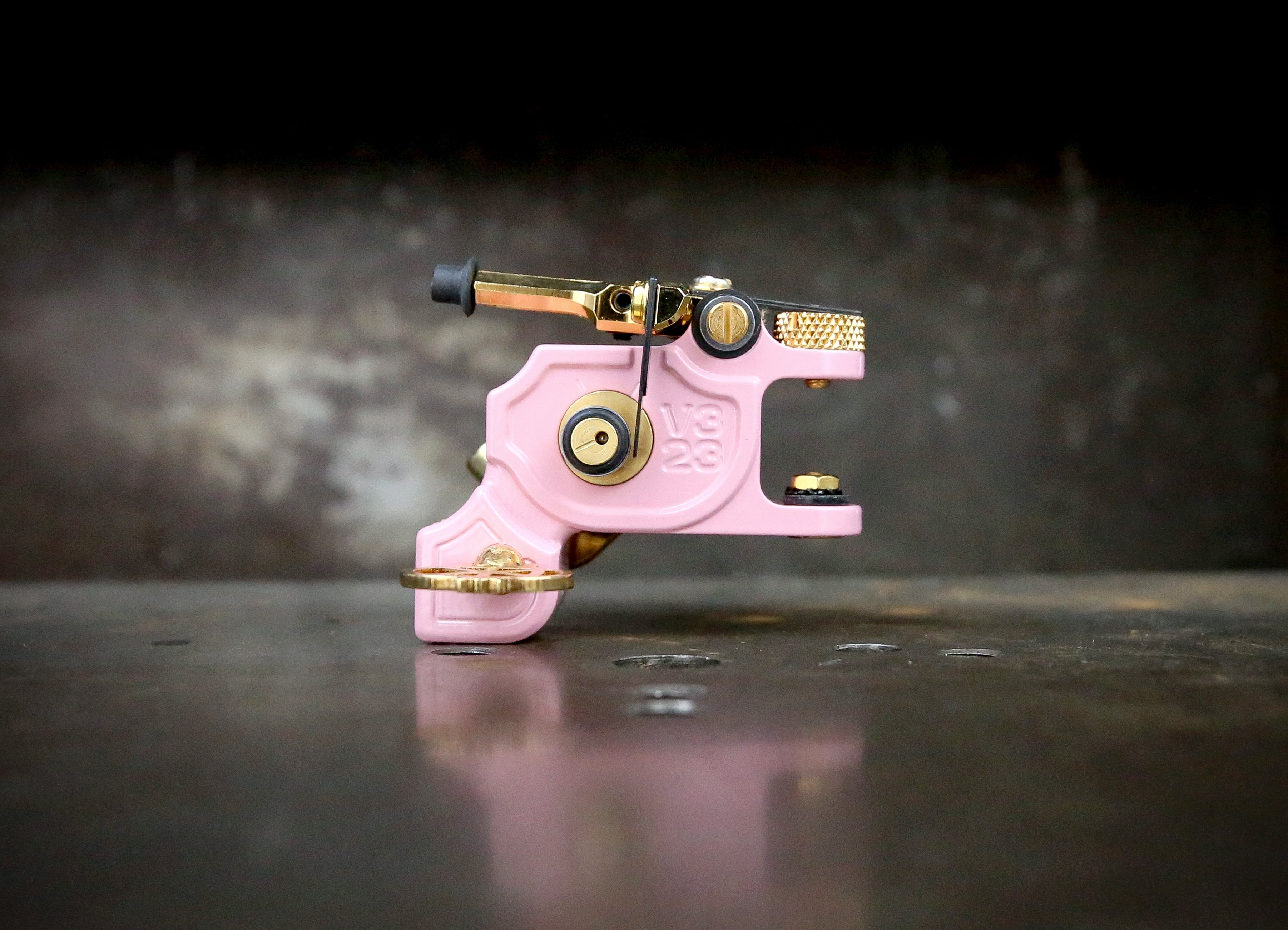 Dan Kubin V3/23 Sidewinder Pink & Gold RCA Cable - High-Quality Audio Connector for Home Theater, DJ Equipment & Professional Studio Setup