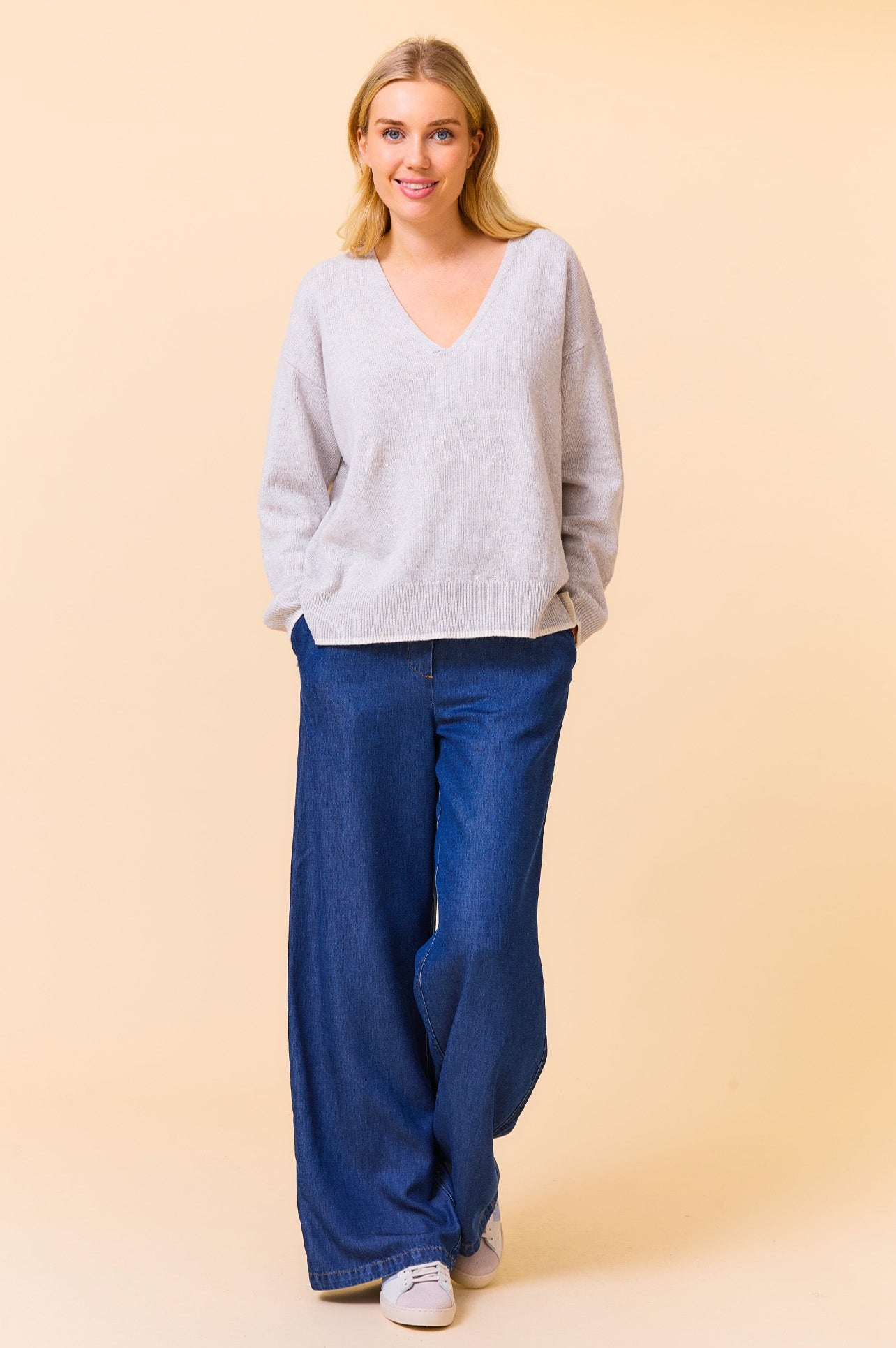 Premium Merino Wool V-Neck Sweater for Men & Women | Soft & Warm Grey Marl Pullover | Perfect for Winter, Office & Casual Wear
