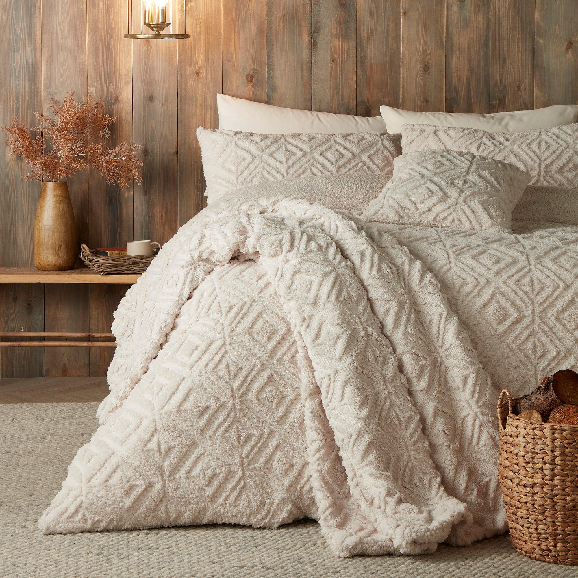 Fusion Snug Romo Throw Blanket - Soft & Cozy Natural Knit Throw for Couch, Bed, or Travel - Perfect for Lounging, Napping, and Home Decor