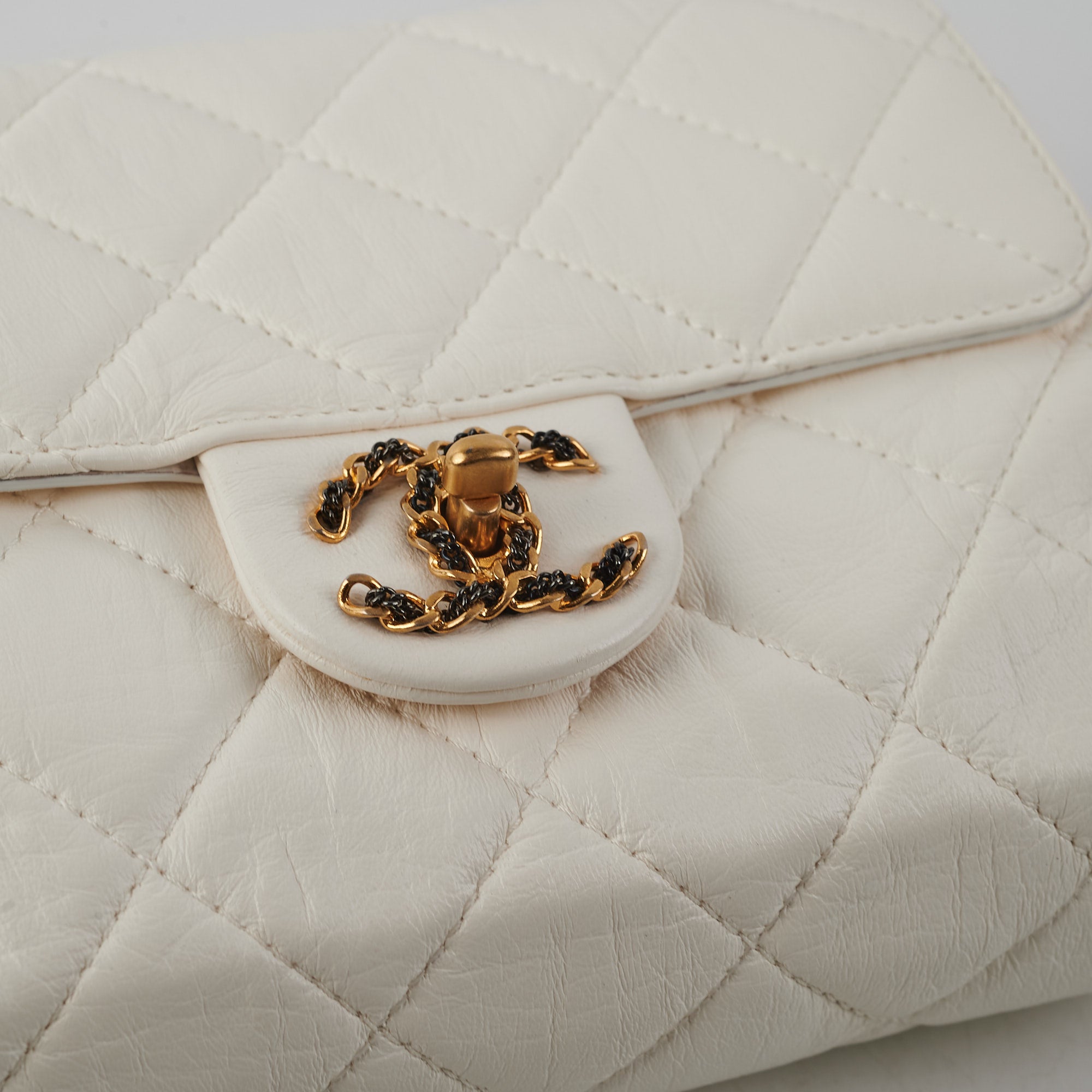 Chanel Classic Flap Bag Lambskin Leather White - Luxury Designer Handbag for Women, Perfect for Parties & Special Occasions
