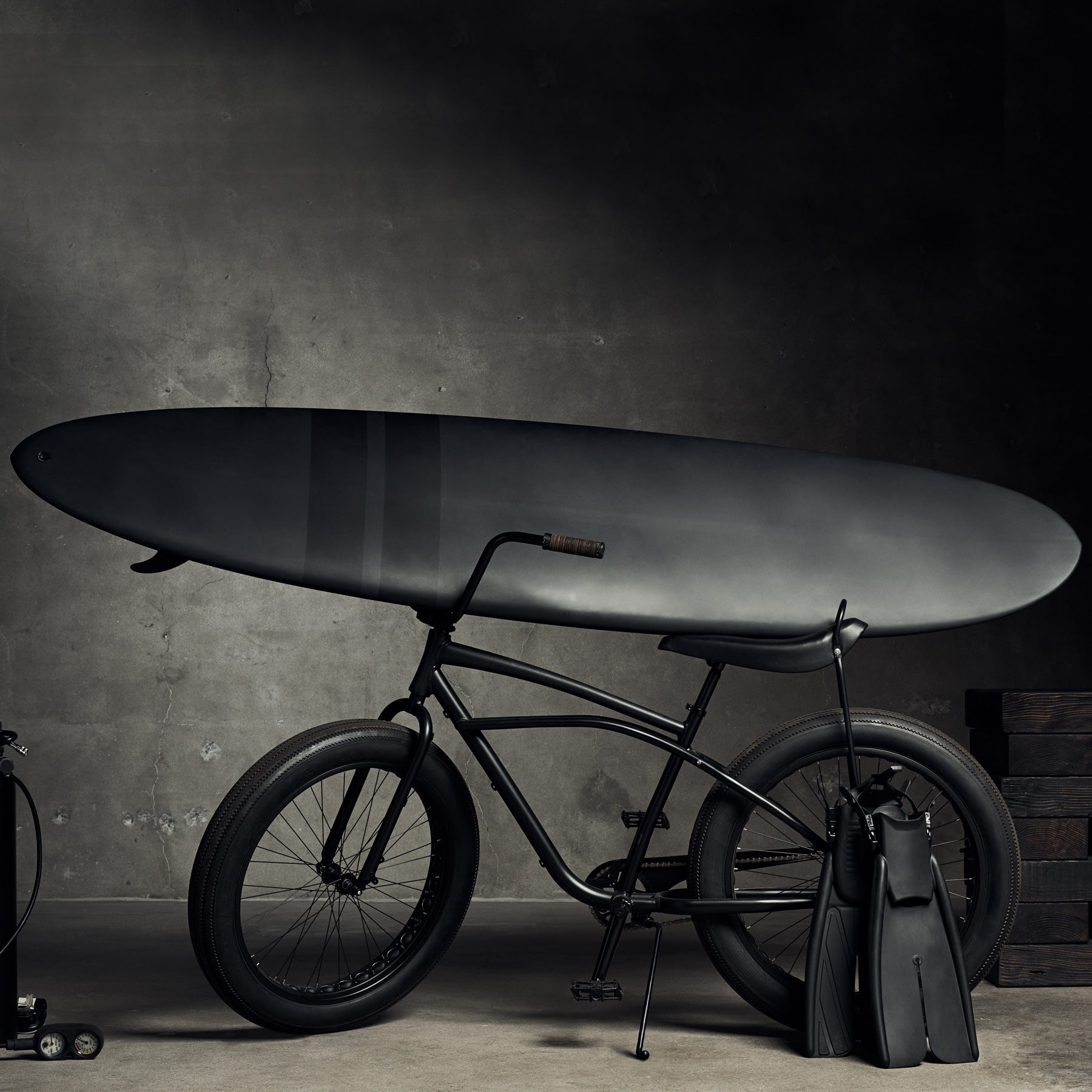 8'6 Classic Longboard Skateboard - Matte Black & Black Stripe Design - Perfect for Cruising, Carving & Downhill Riding