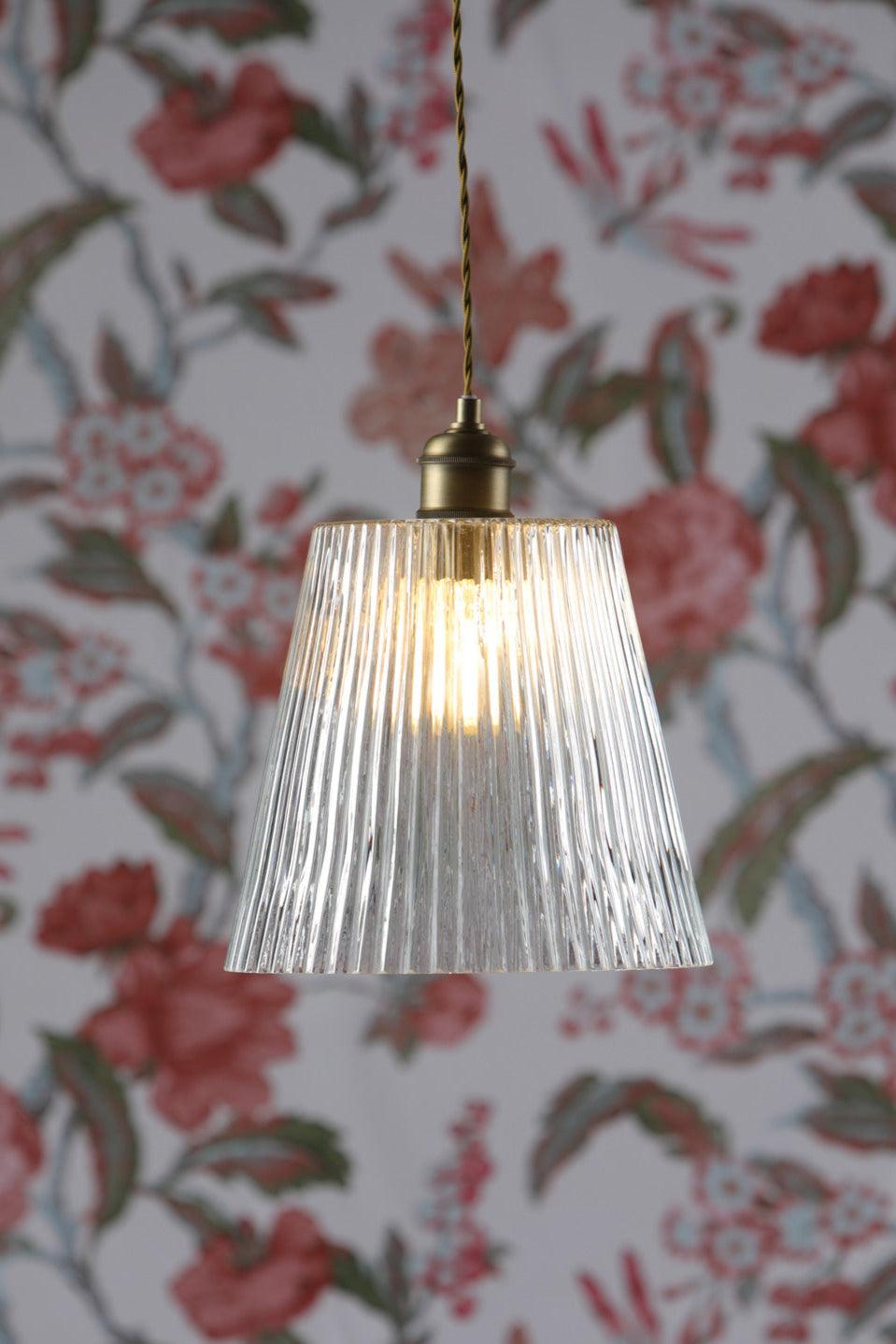 Callaghan Grand Pendant Light - Antique Brass & Ribbed Glass Shade with E27 Socket - Perfect for Dining Room, Kitchen Island, or Entryway Lighting