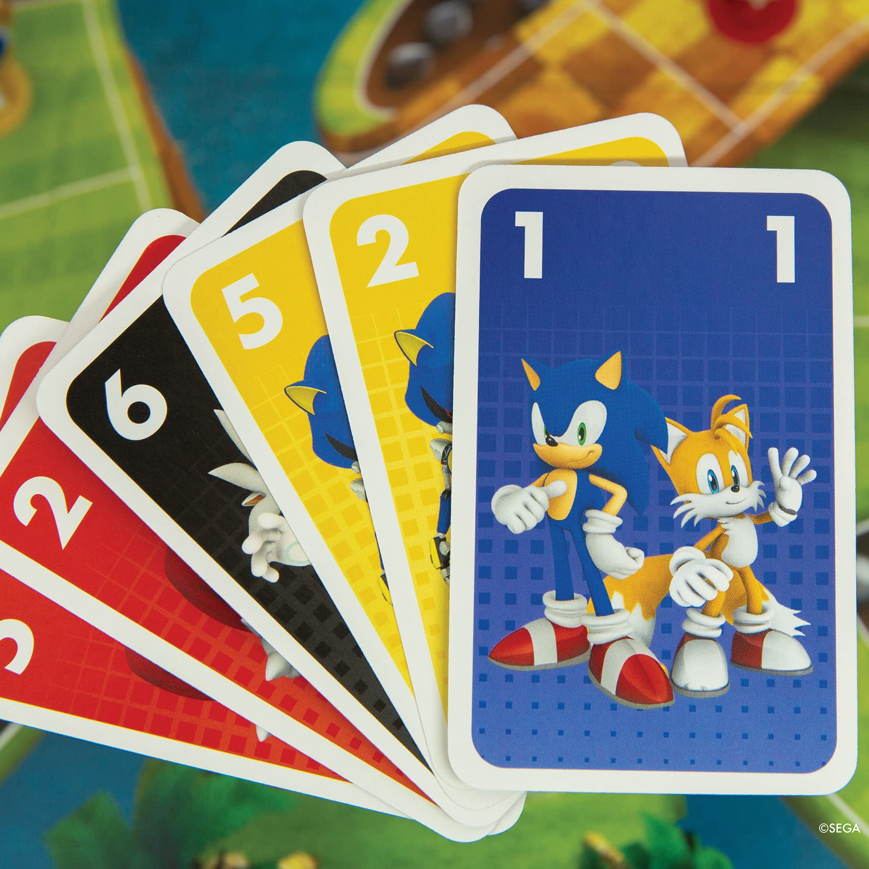 Asmodee SONIC SUPER TEAMS - Official Sega Board Game - Sonic the Hedgehog Racing Game for Family & Kids Ages 7+ - 2-4 Players - 20 Min Playtime - Fun Family Game Night & Birthday Party Activity