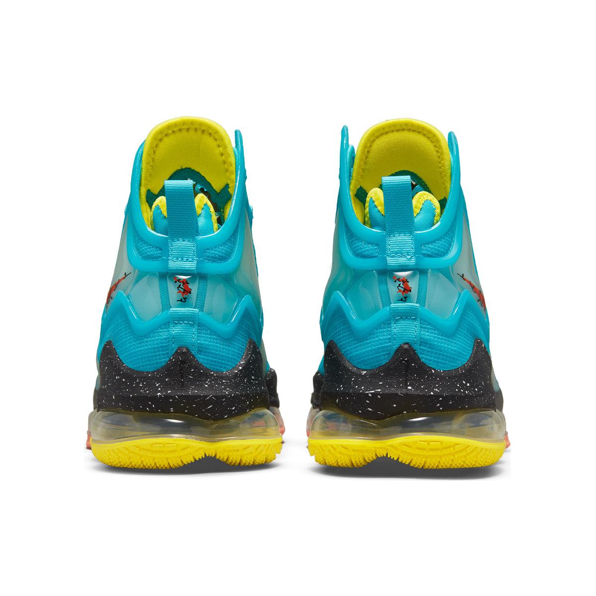 LeBron 19 'Christmas' Basketball Shoes - Limited Edition Holiday Sneakers for Men - High-Performance NBA Court & Streetwear Fashion (Perfect for Gifts, Games & Festive Outfits)