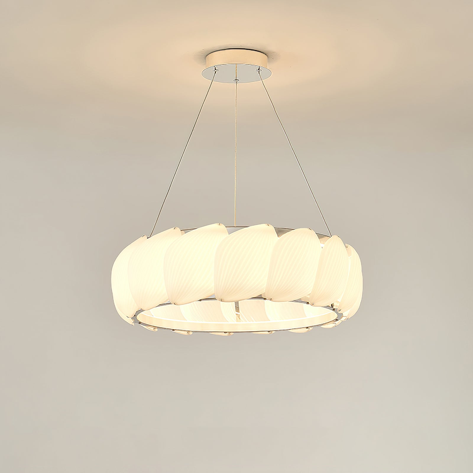 Modern Shell LED Chandelier - Elegant Ceiling Light Fixture for Dining Room, Bedroom & Living Room - Energy Saving Dimmable Lighting for Home Decor